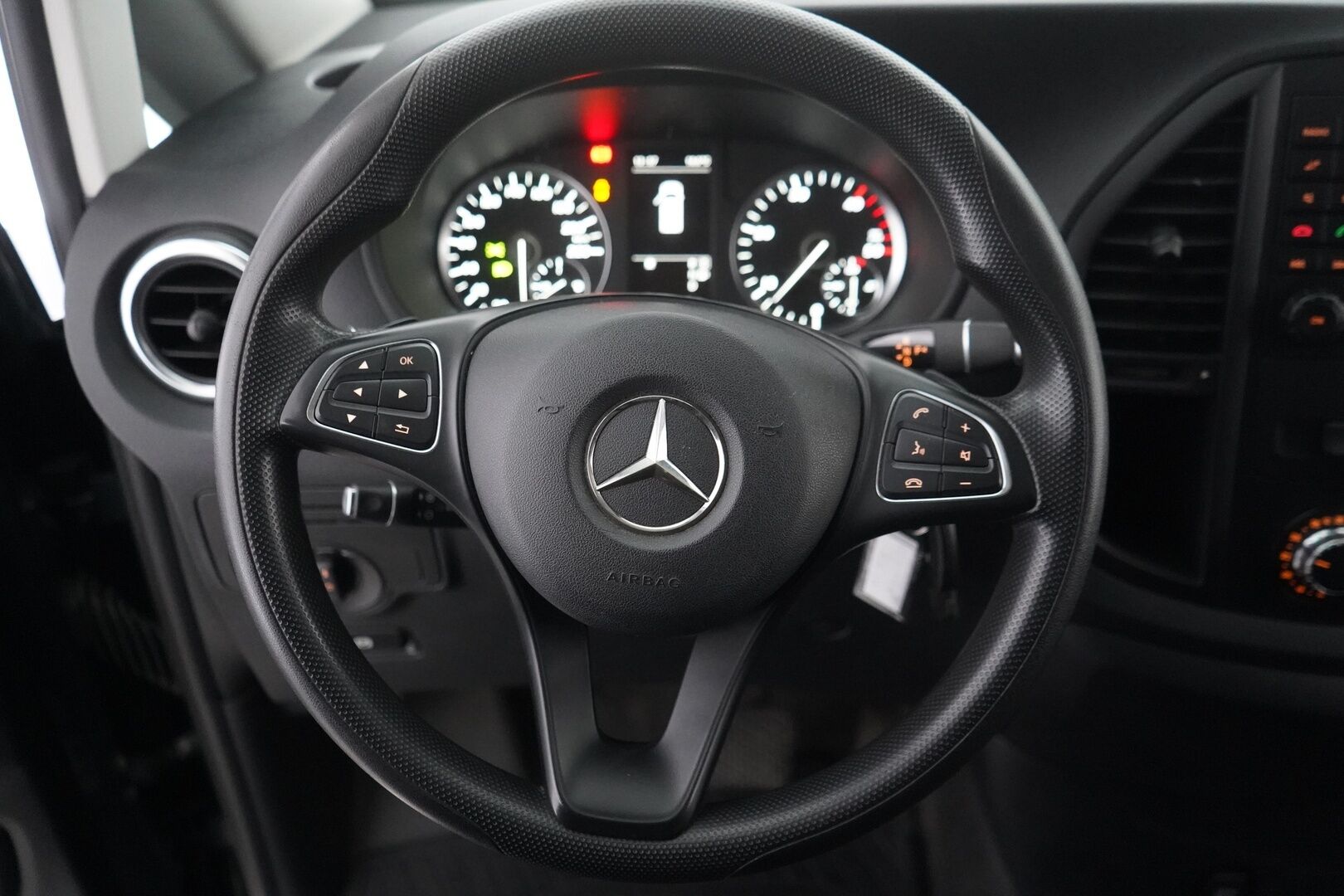 Mercedes-Benz Vito 2018 114CDI-3,05/32K normaali A1 A - Suomi-auto | Kahdet renkaat vantein | Webasto | Nahat | Vetokoukku | Vakkari | Penkinlämmitin | Lisävalot | Bluethoot | Juuri katsastettu | 