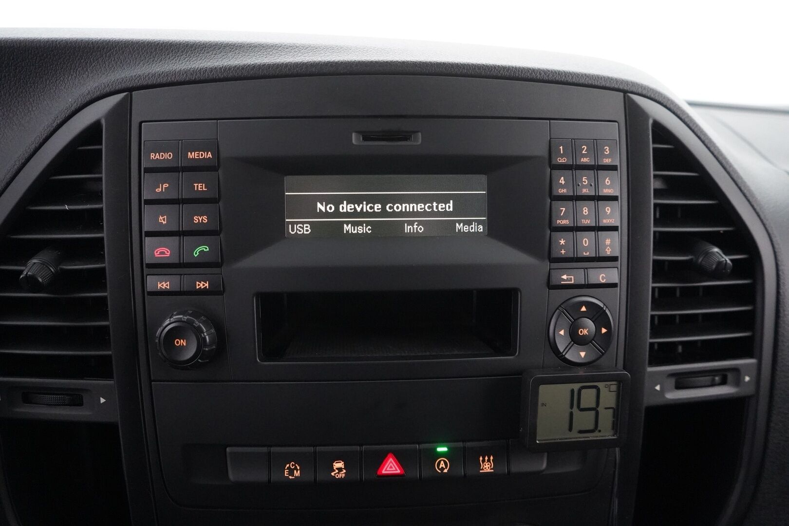 Mercedes-Benz Vito 2018 114CDI-3,05/32K normaali A1 A - Suomi-auto | Kahdet renkaat vantein | Webasto | Nahat | Vetokoukku | Vakkari | Penkinlämmitin | Lisävalot | Bluethoot | Juuri katsastettu | 