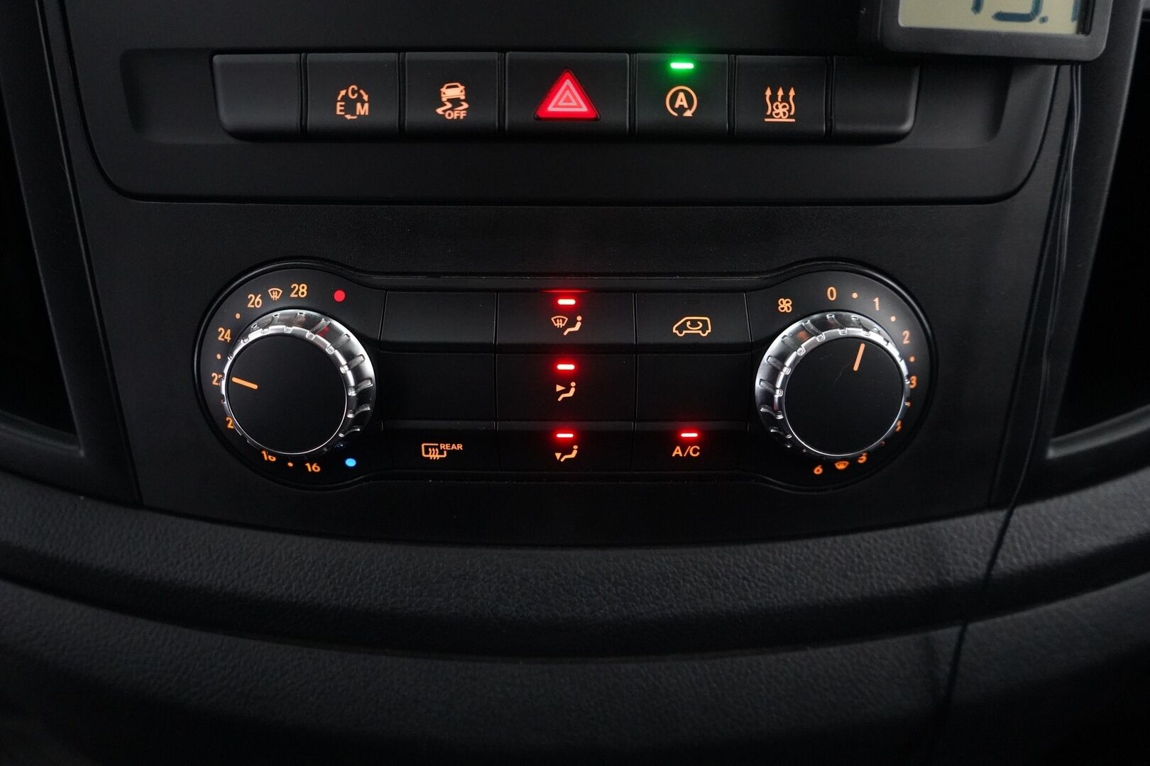 Mercedes-Benz Vito 2018 114CDI-3,05/32K normaali A1 A - Suomi-auto | Kahdet renkaat vantein | Webasto | Nahat | Vetokoukku | Vakkari | Penkinlämmitin | Lisävalot | Bluethoot | Juuri katsastettu | 