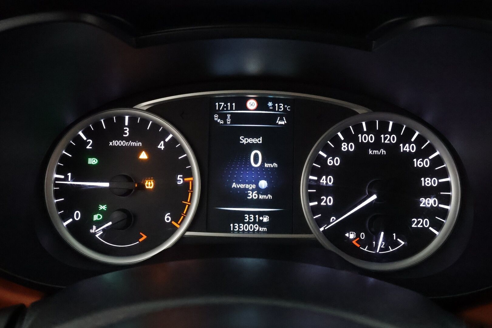 Nissan Micra 2017 dCi 90 S/S Tekna AVM 5M/T Int Pack Orange Ext Pack Ultimate 4 * Webasto / LED / 360 / kaistavahti / Navi / Keyless * - Suomi-auto / Kahdet renkaat aluvanteilla