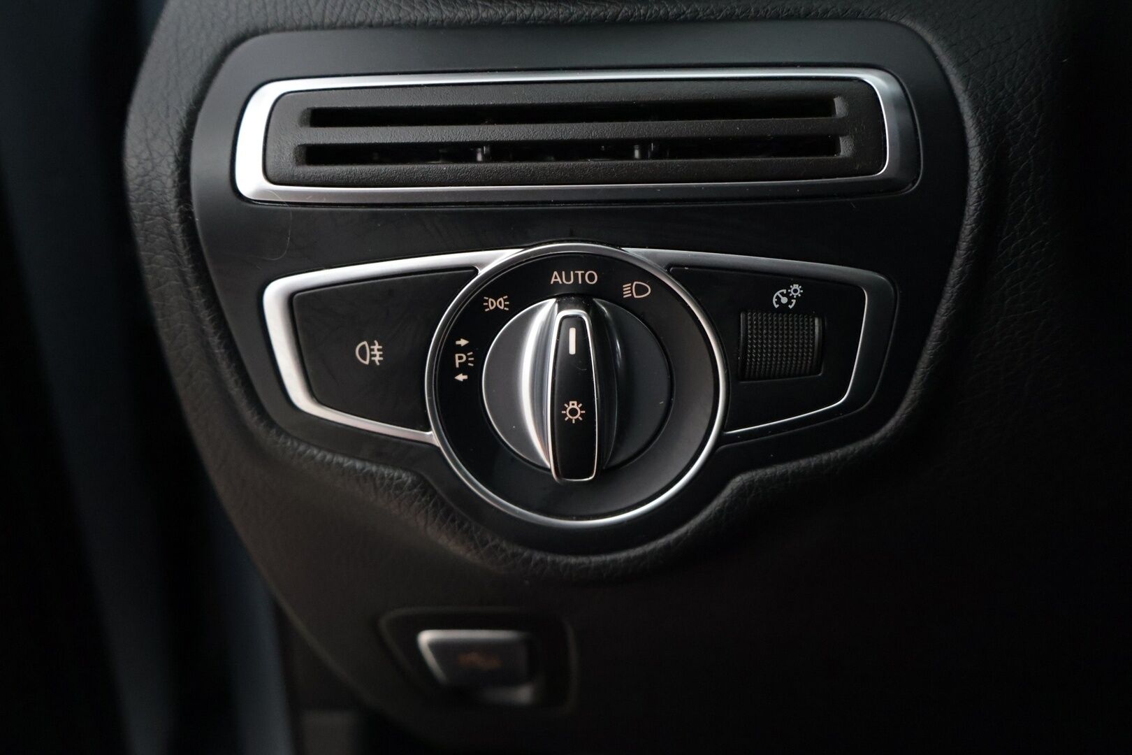 Mercedes-Benz GLC 2017 350 e 4Matic A Premium Business // AMG sisäpaketti / Koukku / Keyless / IHC+ // - Koukku / Keyless / Hyvä huoltohistoria - Osta nyt, maksa vasta ensi vuonna