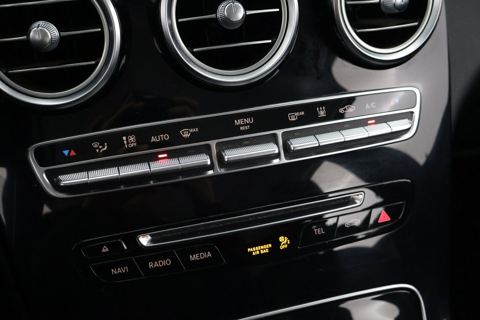 Mercedes-Benz GLC 2017 350 e 4Matic A Premium Business - YritysOutlet - Myydään vain yrityksille - SOH 72% / Koukku / Keyless / Hyvä huoltohistoria
