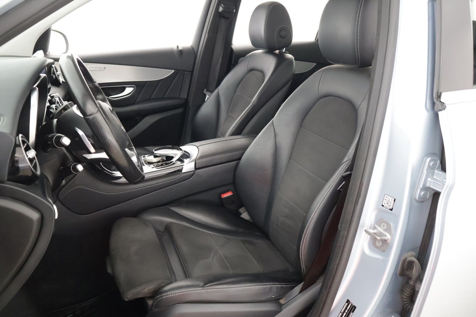 Mercedes-Benz GLC 2017 350 e 4Matic A Premium Business // AMG sisäpaketti / Koukku / Keyless / IHC+ // - Koukku / Keyless / Hyvä huoltohistoria - Osta nyt, maksa vasta ensi vuonna