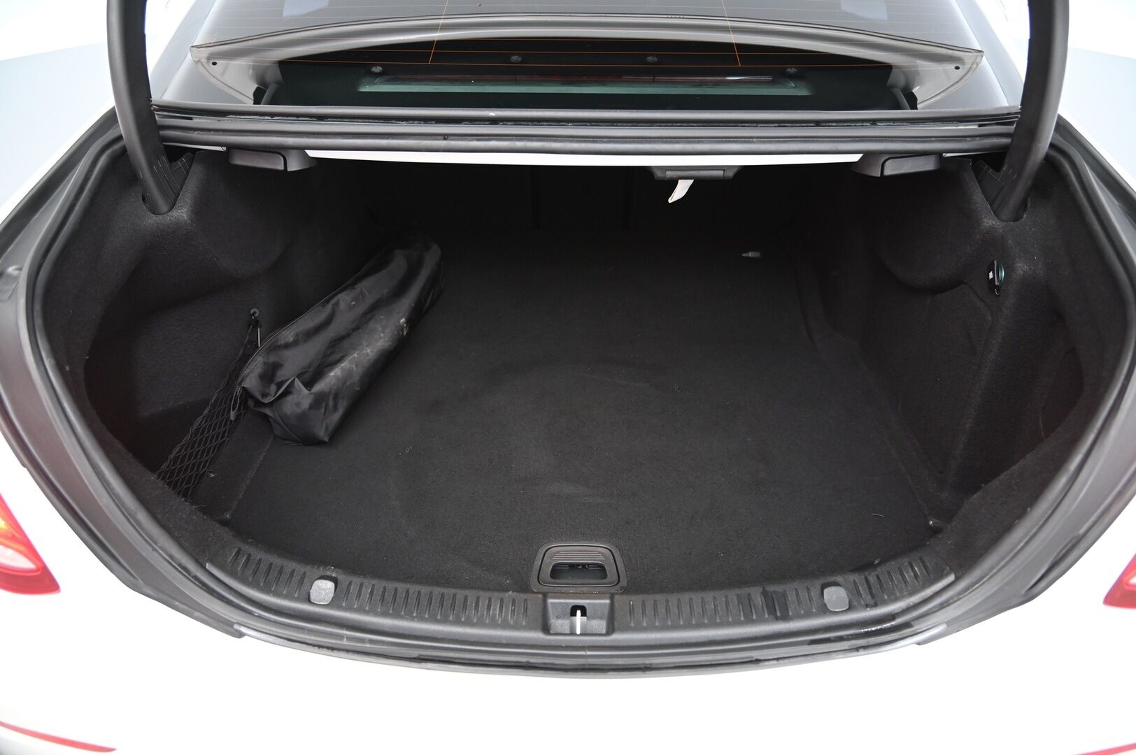 Mercedes-Benz E 2017 220 d 4Matic A Premium Business *Lohko / Navi / P.kamera / Ambient - **Varusteet tulossa**