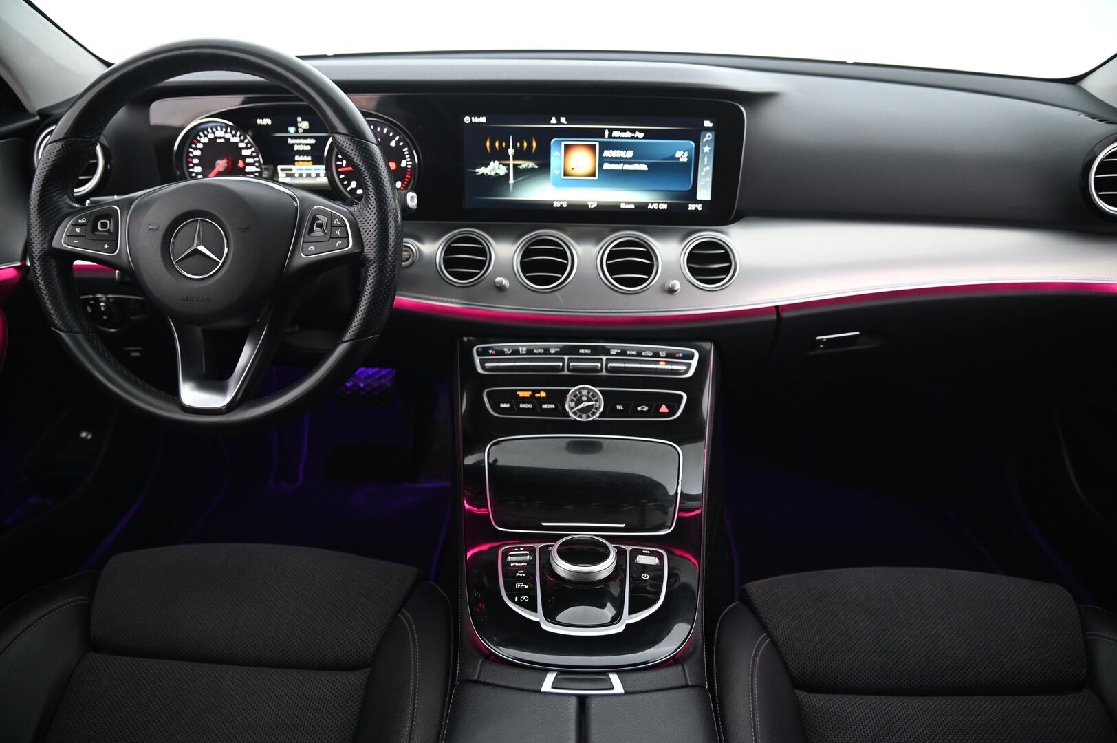 Mercedes-Benz E 2017 220 d 4Matic A Premium Business *Lohko / Navi / P.kamera / Ambient - **Varusteet tulossa**