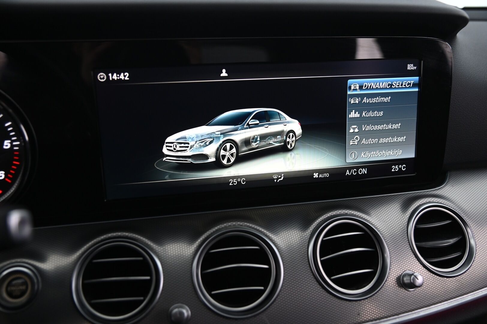 Mercedes-Benz E 2017 220 d 4Matic A Premium Business *Lohko / Navi / P.kamera / Ambient - **Varusteet tulossa**