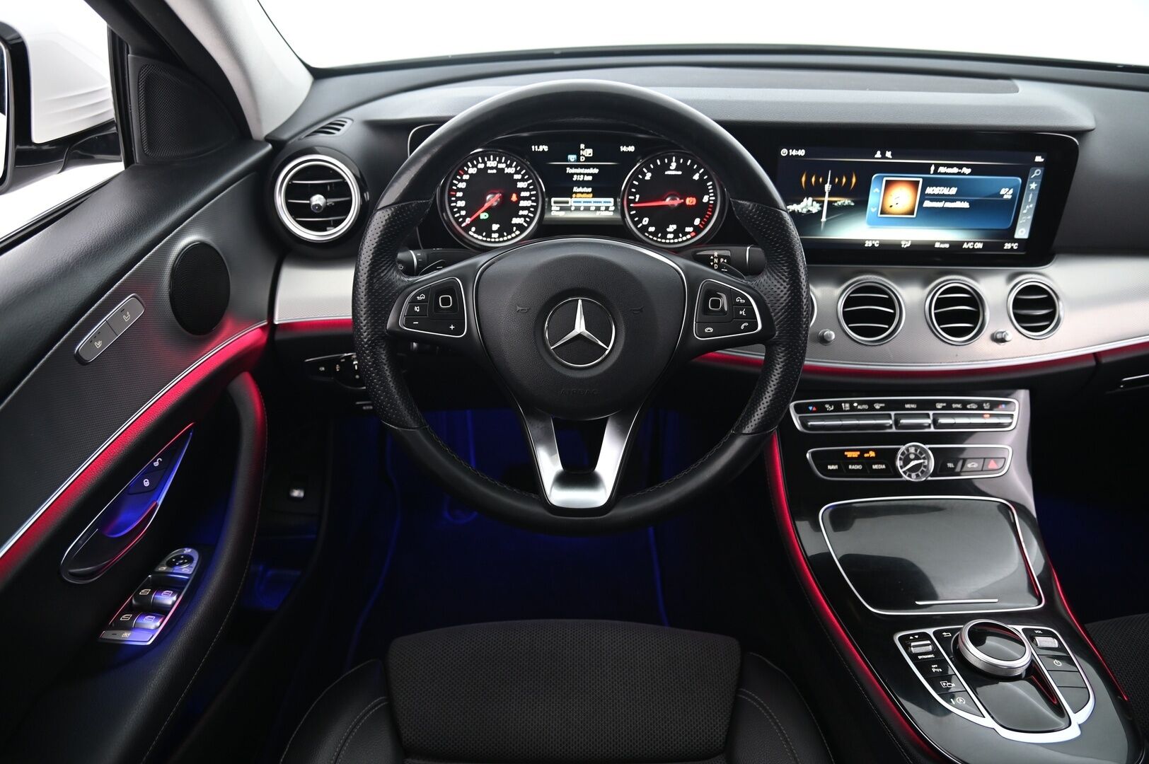 Mercedes-Benz E 2017 220 d 4Matic A Premium Business *Lohko / Navi / P.kamera / Ambient - **Varusteet tulossa**