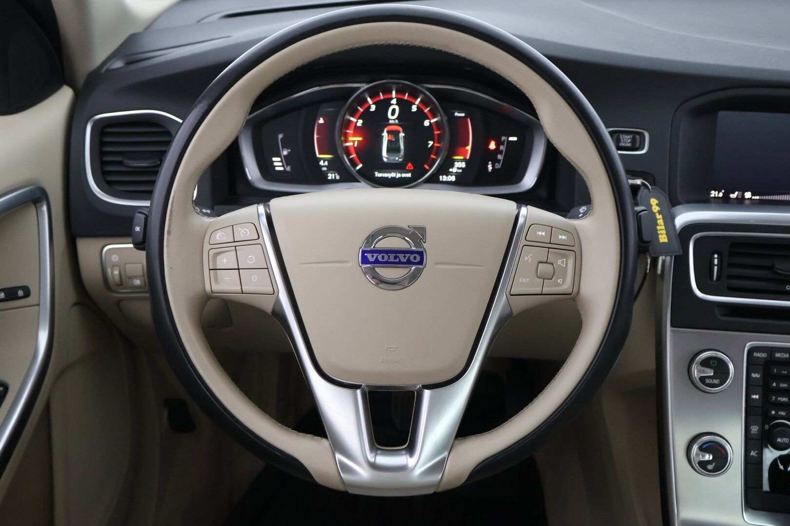 Volvo S60 2018 T4 Classic Summum aut - Webasto / Digimittari / High Performance Audio / Vetokoukku / Vaaleat Nahat / Sensus Navi / VOC / Jakopää tehty!