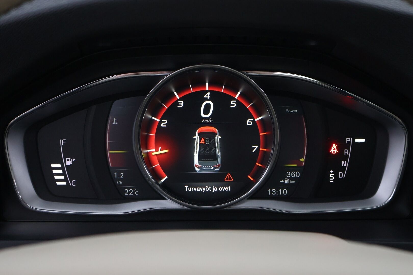Volvo S60 2018 T4 Classic Summum aut - Webasto / Digimittari / High Performance Audio / Vetokoukku / Vaaleat Nahat / Sensus Navi / VOC / Jakopää tehty!