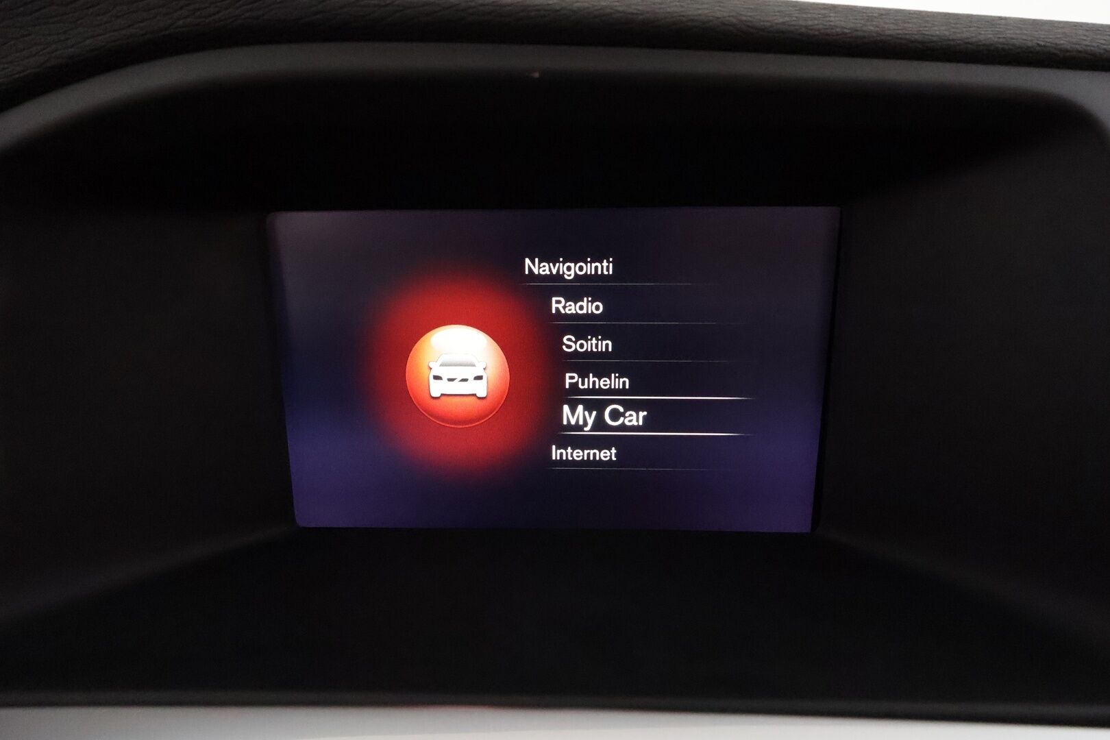 Volvo V60 2018 D4 AWD Classic Summum aut - Suomiauto / Webasto / Muistipenkki / Vaalea Nahkasisusta / Aktiiviset Xenonit / VOC / Tulossa Tampereelle!