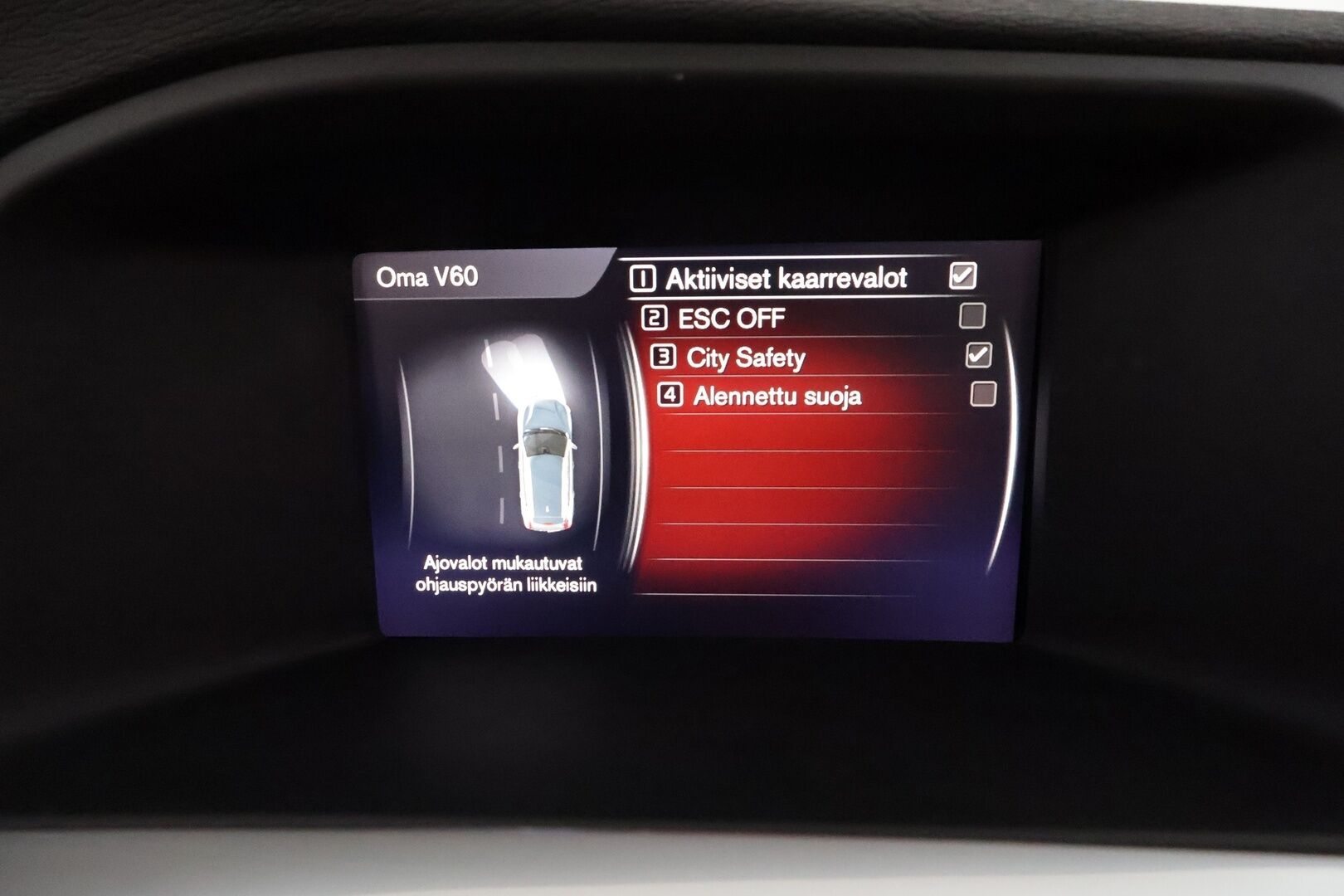 Volvo V60 2018 D4 AWD Classic Summum aut - Suomiauto / Webasto / Muistipenkki / Vaalea Nahkasisusta / Aktiiviset Xenonit / VOC / Tulossa Tampereelle!