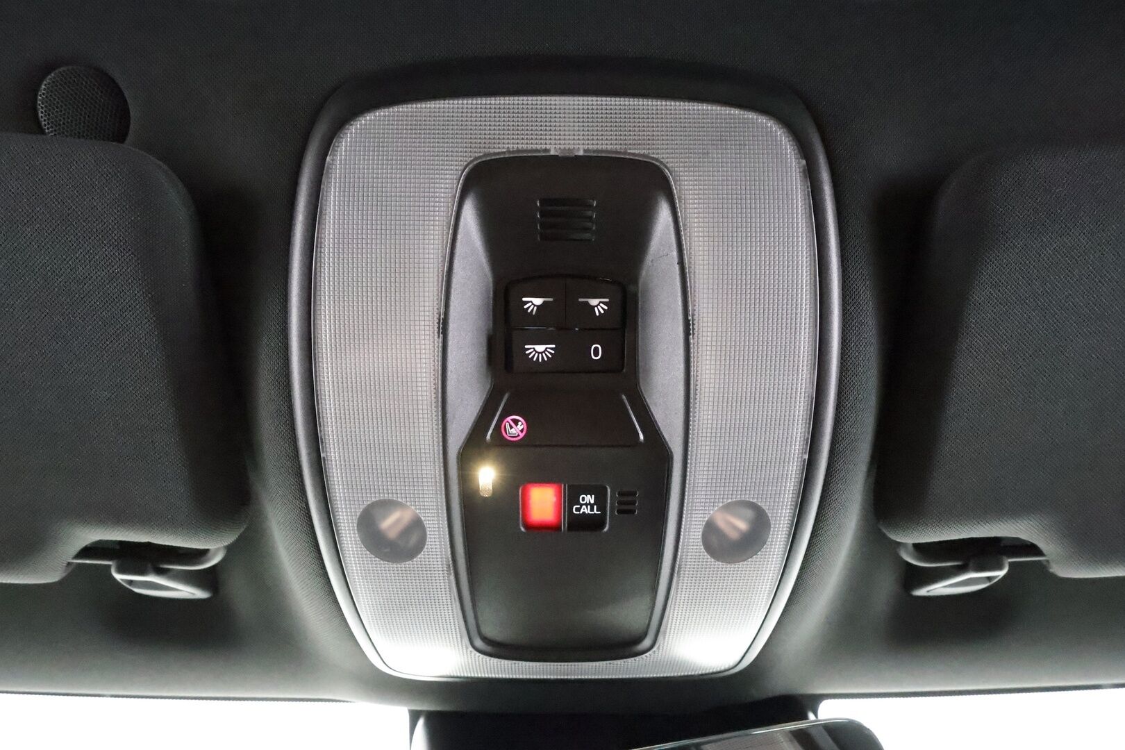 Volvo V60 2018 T3 Business Classic R-Design aut * Vakkari / Webasto / Koukku / P.tutka / LED / High performance äänentoisto * - Kahdet Renkaat / Suomi-auto