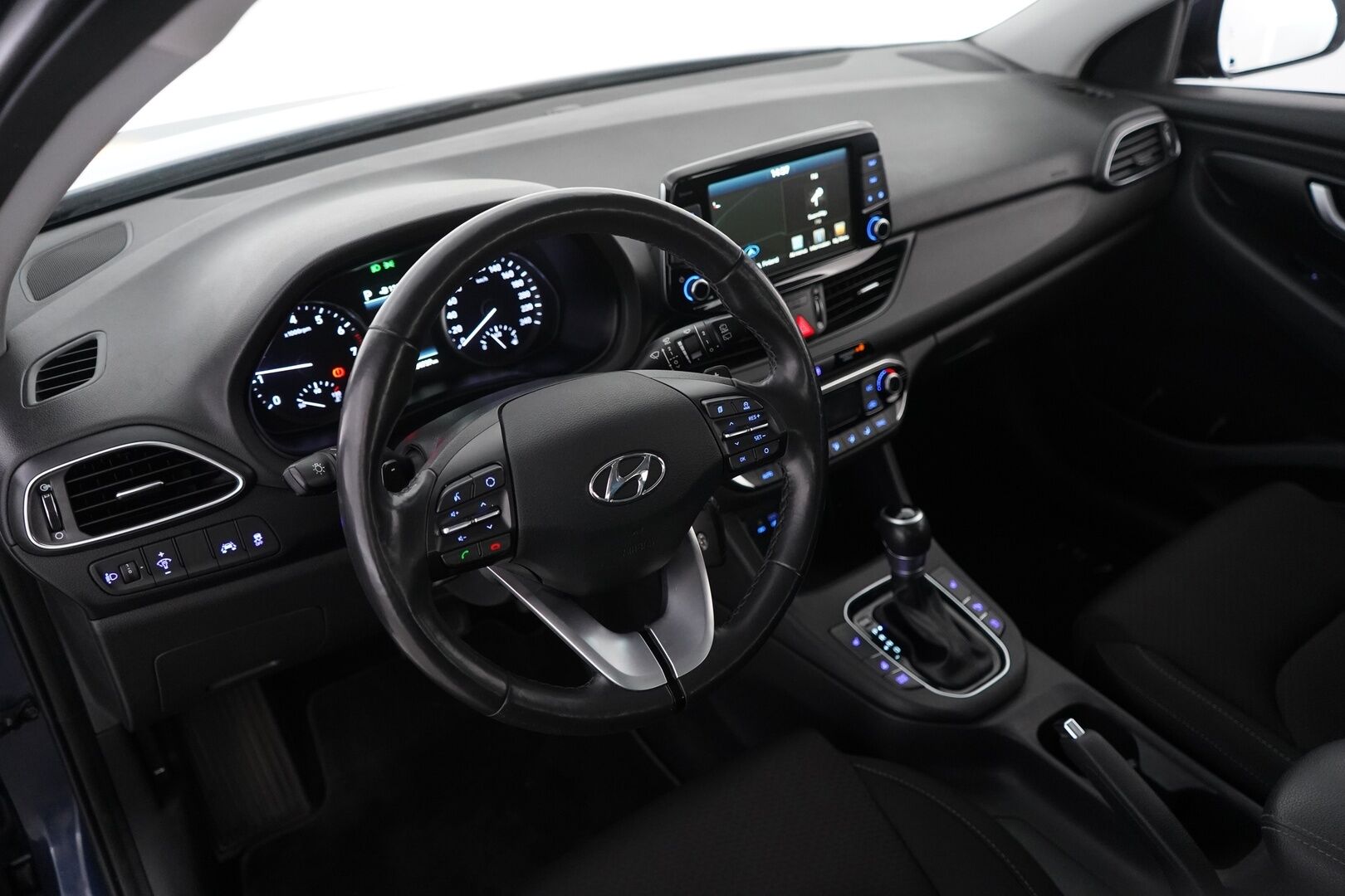Hyundai i30 Wagon 2018 1,4 T-GDI 7DCT-aut. Comfort *Kamera / Lohko / Vetokoukku / Vakkari / Navi* - Suomi-auto / Merkkihuollettu / Kahdet Hyundain vanteet / Viimesin huolto 100tkm / Huippurenkaat
