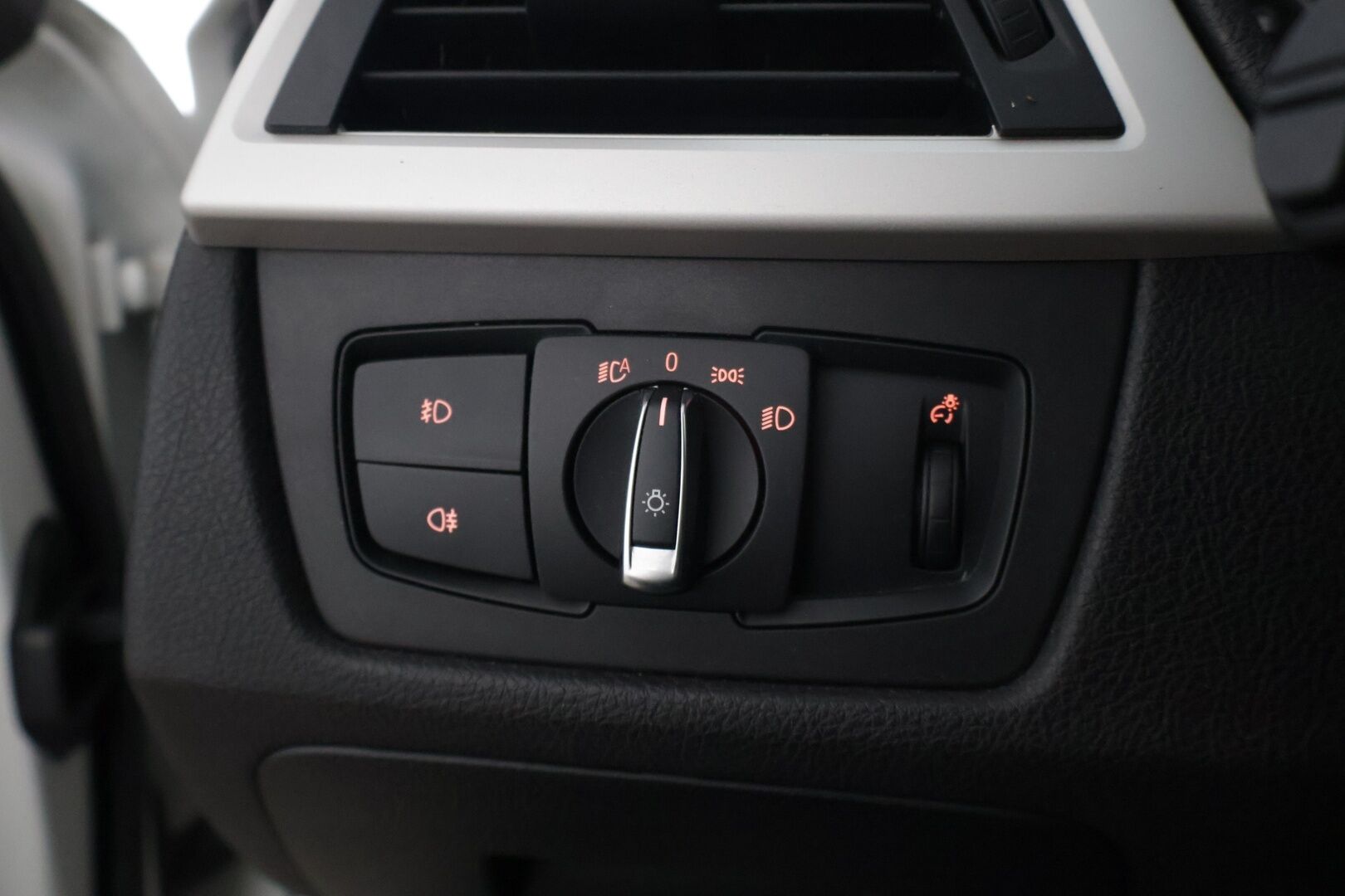 BMW 320 2018 F31 Touring 320d A xDrive Business Exclusive * Webasto / P-tutkat / Ratinlämmitin / M-Sportlook * - Suomiauto / Kattavilla huolloilla - HULLUT AVAJAISHULINAT KORKOTARJOUS 3,29 %