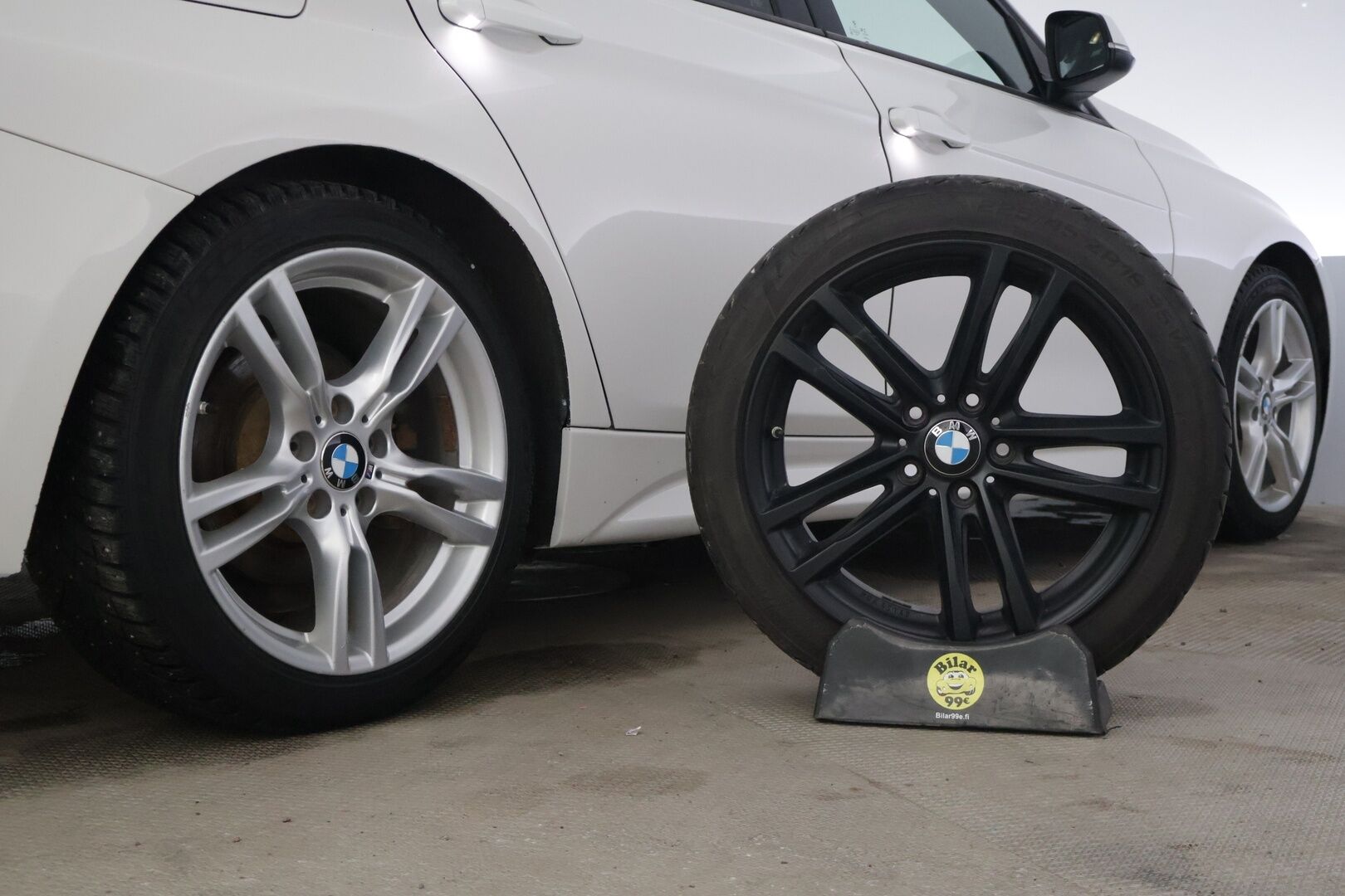 BMW 320 2018 F31 Touring 320d A xDrive Business Exclusive * Webasto / P-tutkat / Ratinlämmitin / M-Sportlook * - Suomiauto / Kattavilla huolloilla - HULLUT AVAJAISHULINAT KORKOTARJOUS 3,29 %