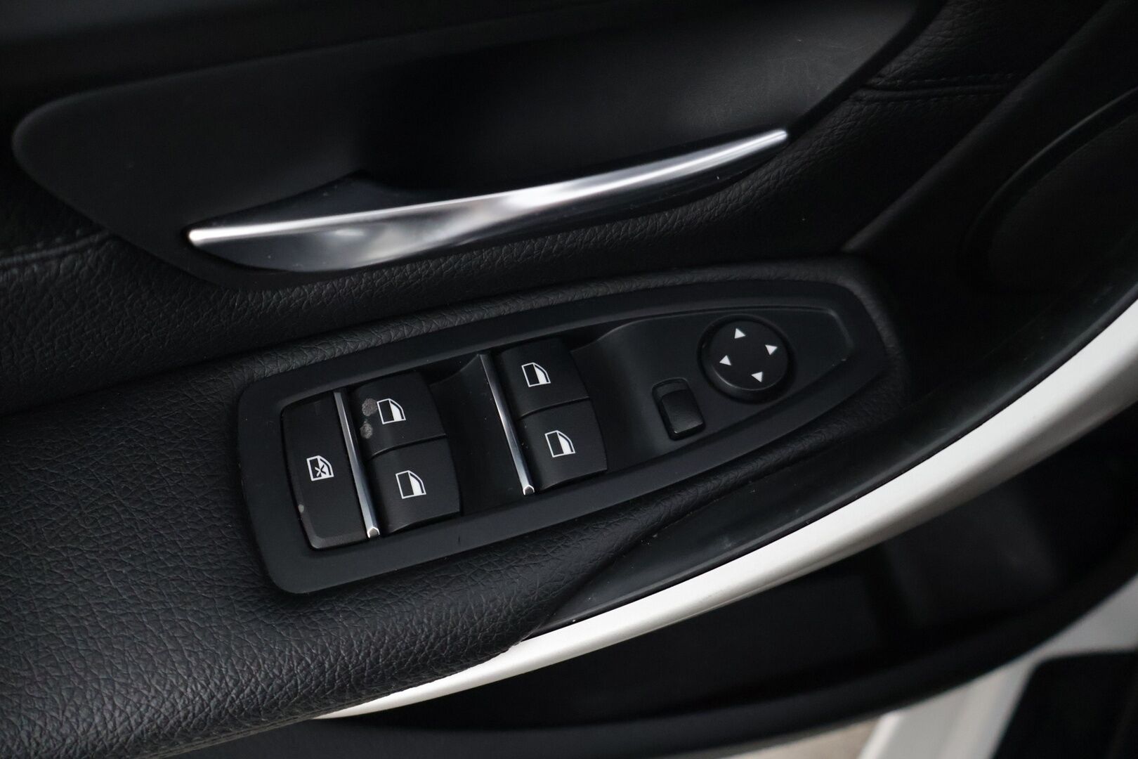 BMW 320 2018 F31 Touring 320d A xDrive Business Exclusive * Webasto / P-tutkat / Ratinlämmitin / M-Sportlook * - Suomiauto / Kattavilla huolloilla - HULLUT AVAJAISHULINAT KORKOTARJOUS 3,29 %