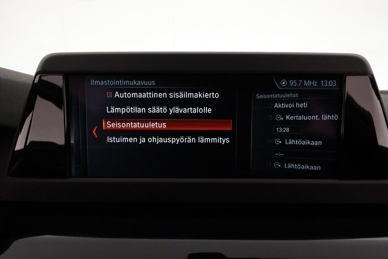 BMW 520 2018 G31 Touring 520d A xDrive Winter Exclusive Sport **LED / Sportpenkit / Lohkolämmitin / P.kamera / Ambient-Light / HiFi** - Suomi-auto / Kahdet renkaat / Merkkihuollettu!