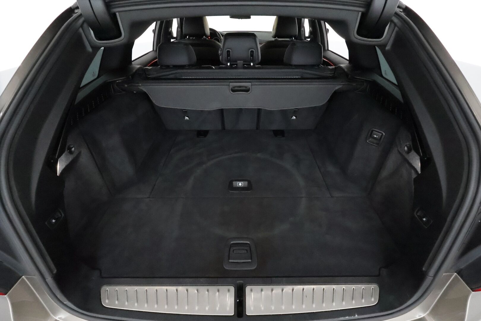 BMW 520 2018 G31 Touring 520d A xDrive Winter Exclusive Sport **LED / Sportpenkit / Lohkolämmitin / P.kamera / Ambient-Light / HiFi** - Suomi-auto / Kahdet renkaat / Merkkihuollettu!