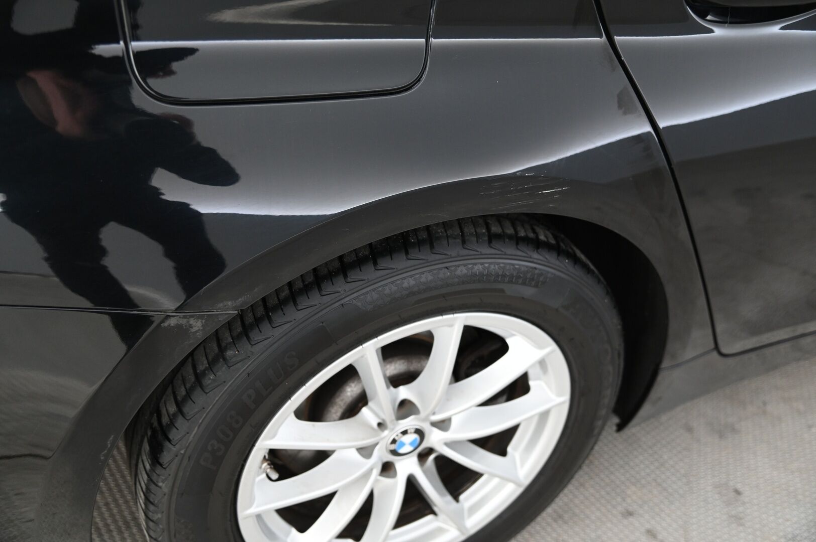 BMW 520 2018 G31 Touring 520d A Business *Myydään Huutokaupat.com* - *Juuri huollettu Suomi-auto / 2x hyvät renkaat aluvanteilla*