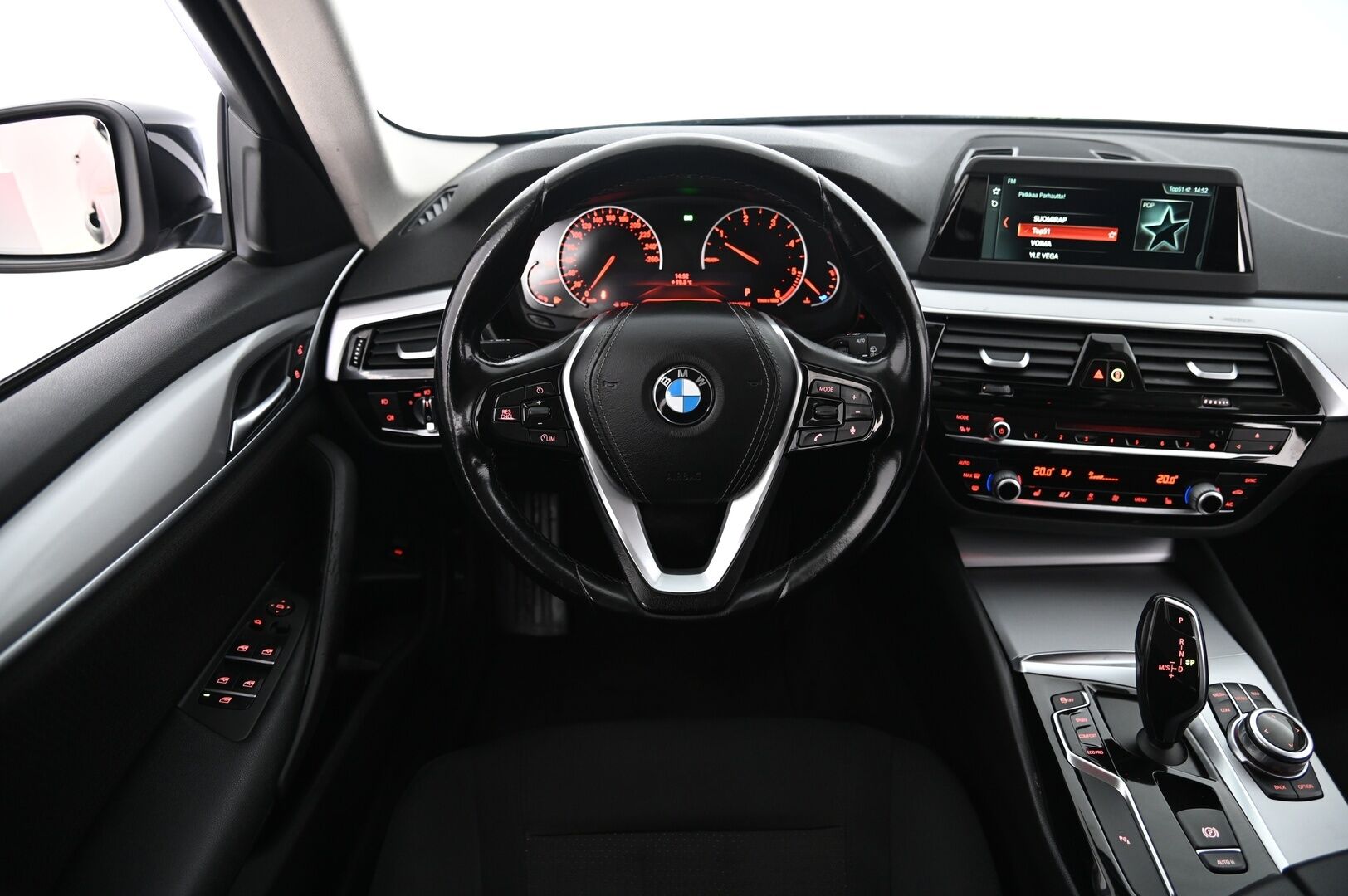 BMW 520 2018 G31 Touring 520d A Business *Myydään Huutokaupat.com* - *Juuri huollettu Suomi-auto / 2x hyvät renkaat aluvanteilla*