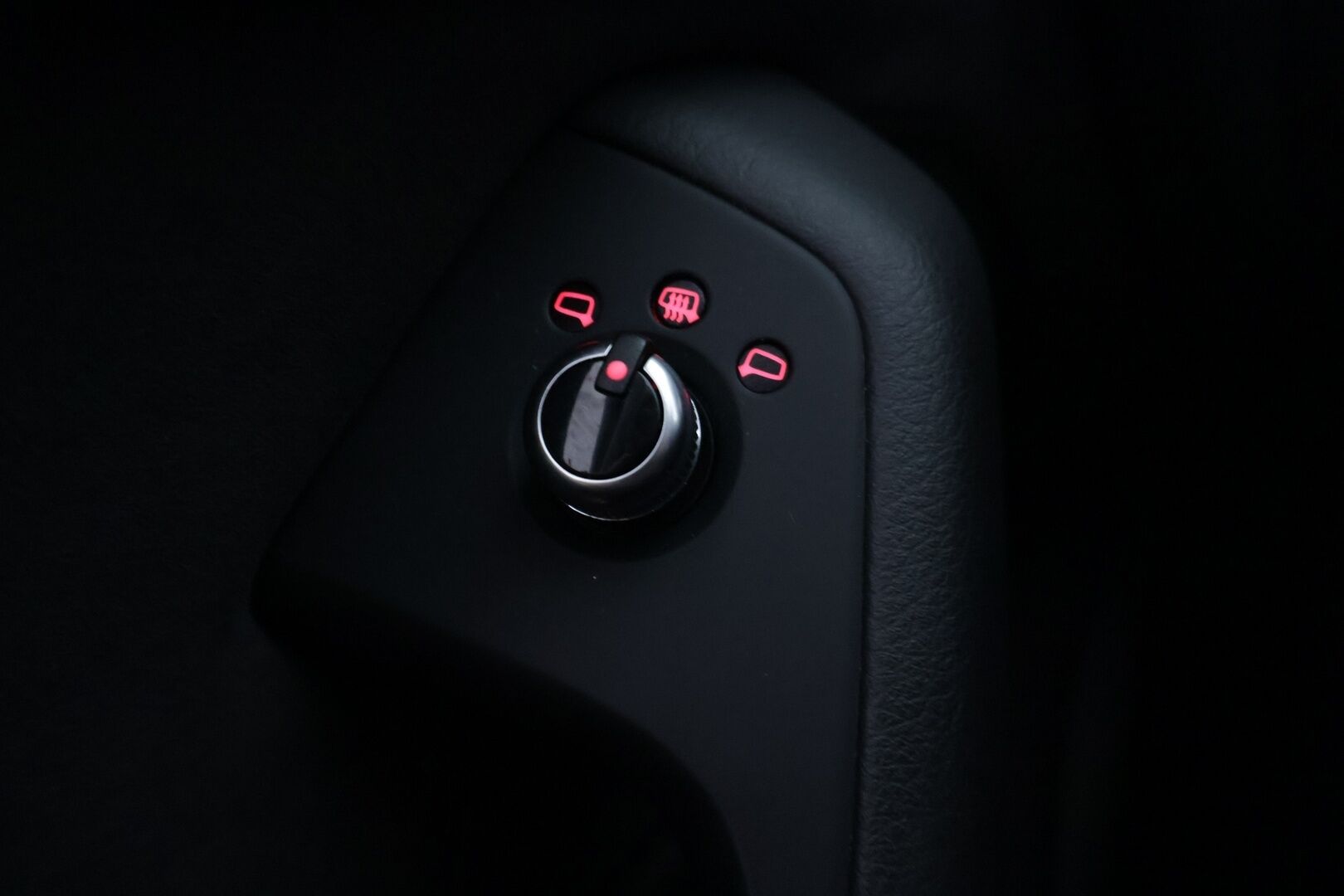 Audi A6 2018 Avant S line Business Sport 2,0 TDI 140 kW quattro S tronic * Webasto / Vakkari / Navi / P.kamera / Koukku / S.kontti* - *Juuri katsastettu / Kahdet renkaat / Suomi-auto / Vahva neliveto* - HULLUT AVAJAISHULINAT KORKOTARJOUS 3,29 %