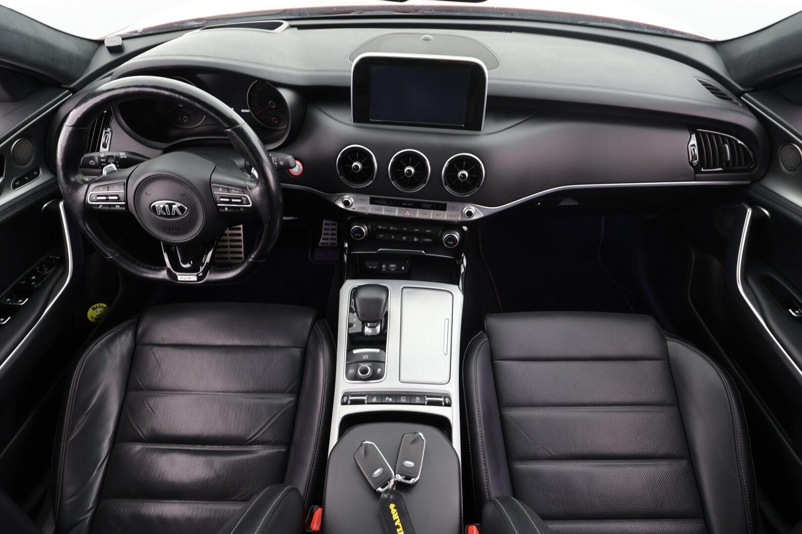 Kia Stinger 2018 3,3 T-GDI AWD GT A/T * ACC / 360° / H&K / Muistipenkki / LED / Navi / Ilmastoidut nahat / Lasikattoluukku / Webasto / HUD * - Suomi-auto / Kahdet renkaat aluvanteilla 