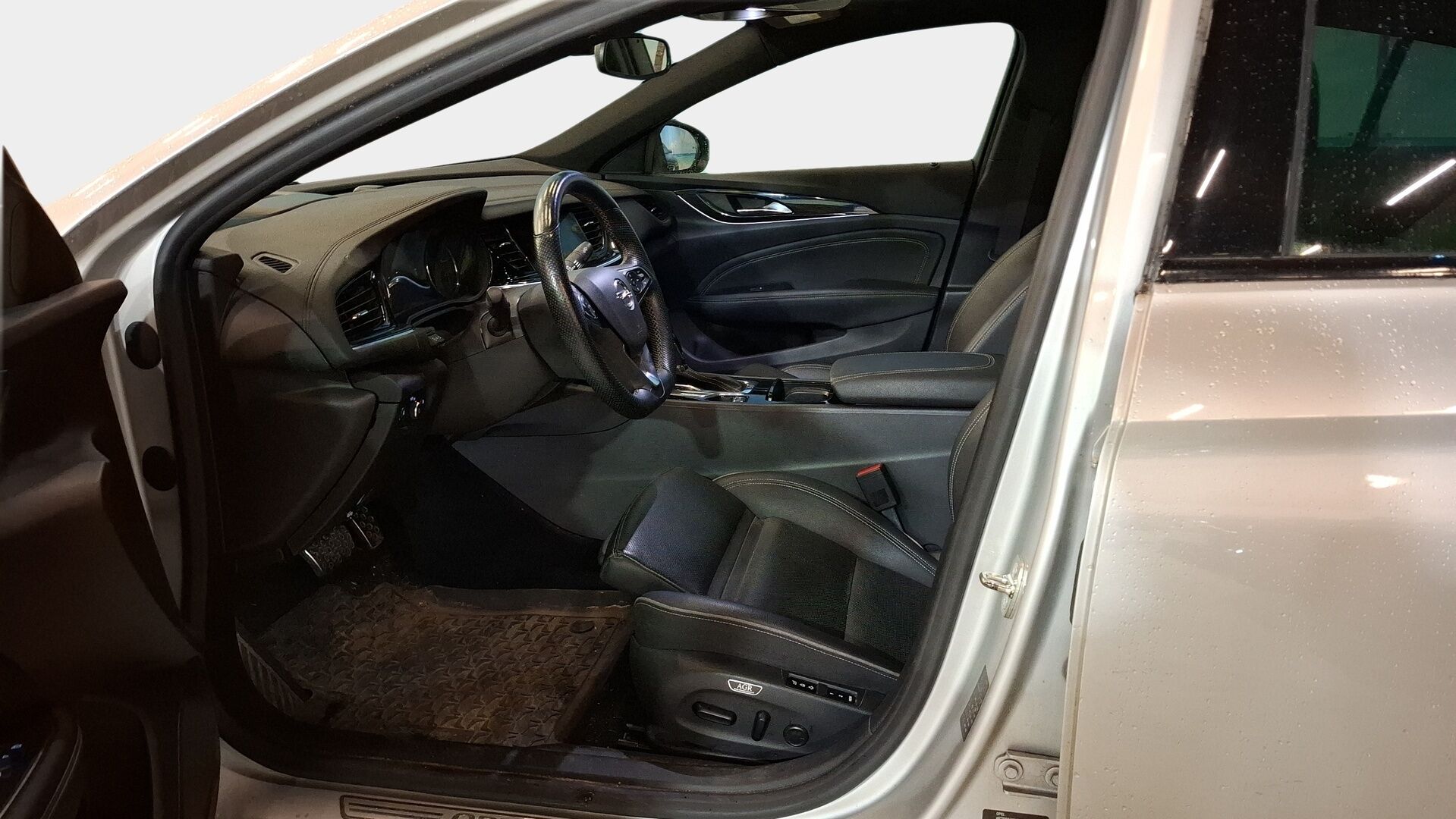 Opel Insignia 2017 Grand Sport Innovation 2,0 Turbo Start/Stop 4x4 191kW AT8 / OPC-line / Adapt.vak / Matrix-LED / Bose -  Imastoidut etuistuimet / 360-kamera / Koukku / 