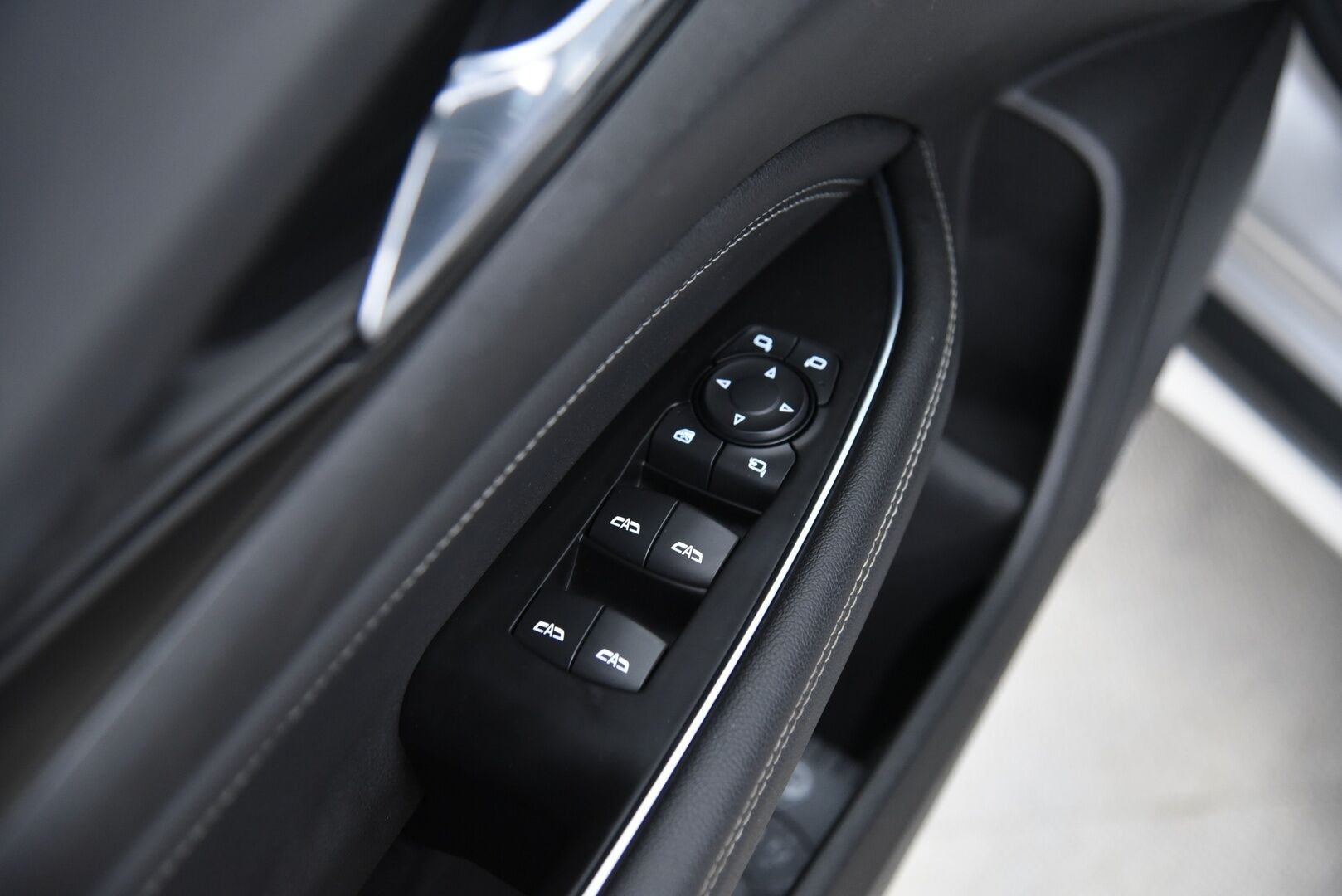 Opel Insignia 2018 Grand Sport Innovation 2,0 Turbo Start/Stop 4x4 191kW AT8 / OPC-line / Adapt.vak / Matrix-LED / Bose -  Imastoidut etuistuimet / 360-kamera / Koukku / 