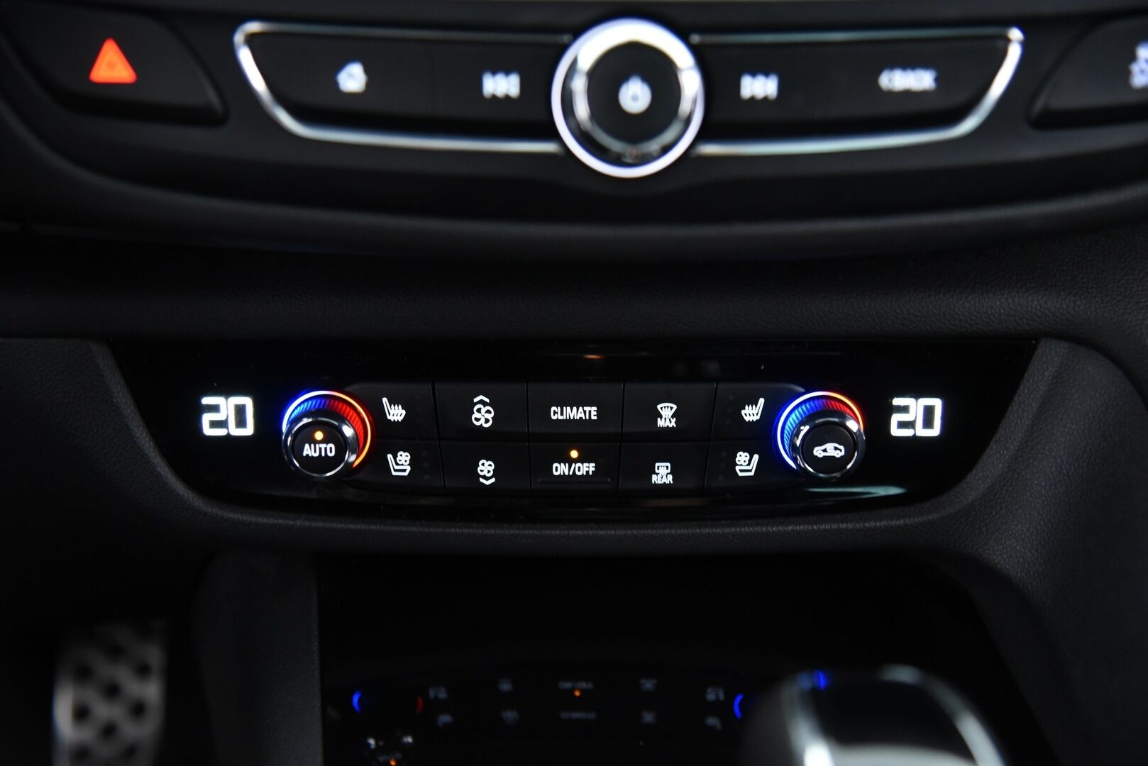 Opel Insignia 2018 Grand Sport Innovation 2,0 Turbo Start/Stop 4x4 191kW AT8 / OPC-line / Adapt.vak / Matrix-LED / Bose -  Imastoidut etuistuimet / 360-kamera / Koukku / 