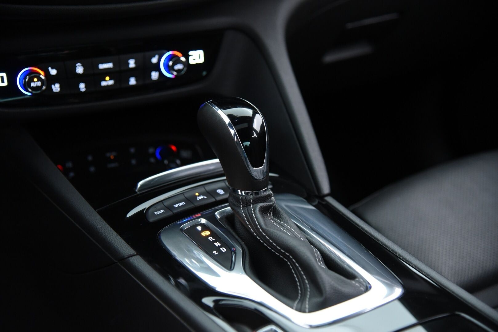 Opel Insignia 2018 Grand Sport Innovation 2,0 Turbo Start/Stop 4x4 191kW AT8 / OPC-line / Adapt.vak / Matrix-LED / Bose -  Imastoidut etuistuimet / 360-kamera / Koukku / 