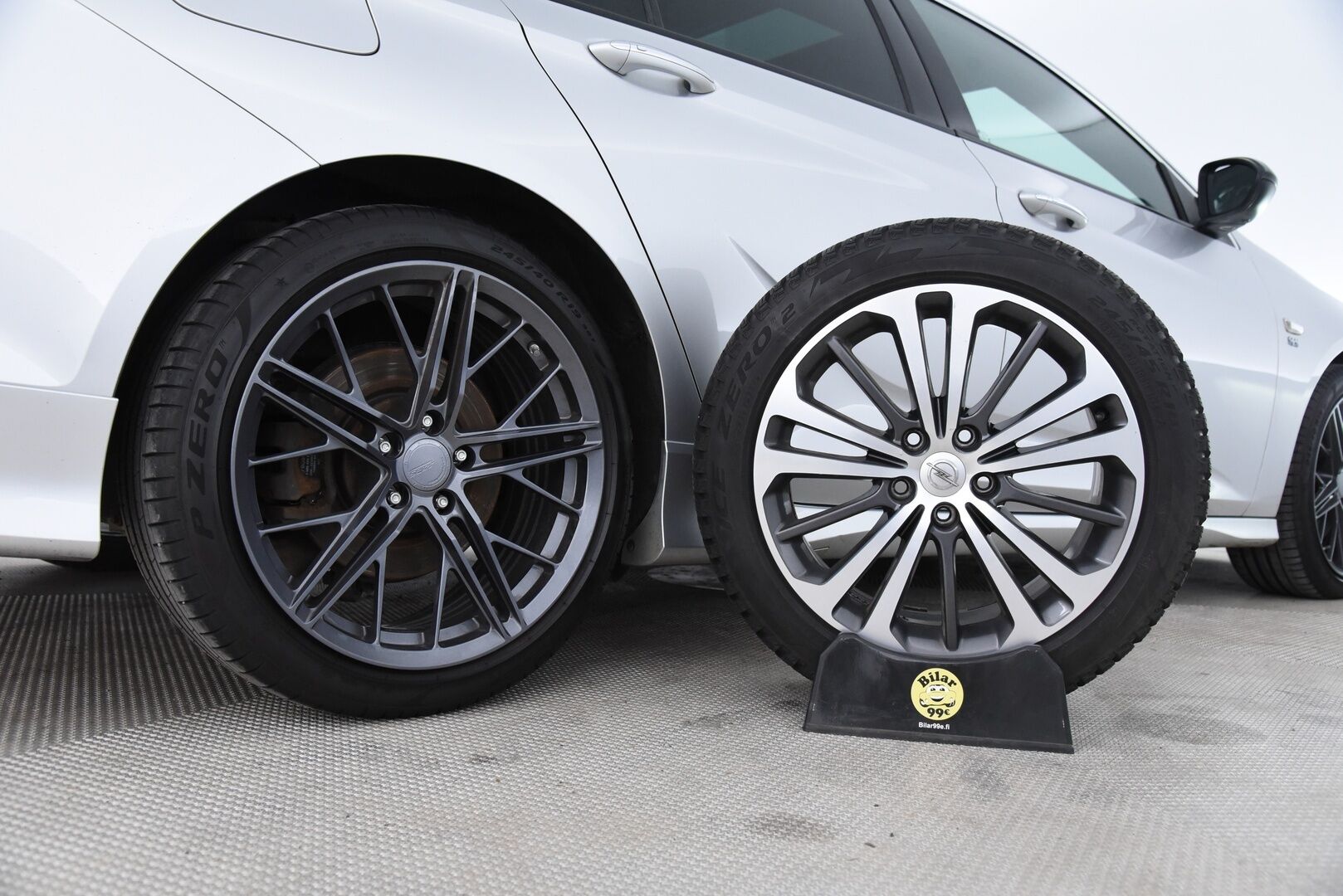 Opel Insignia 2018 Grand Sport Innovation 2,0 Turbo Start/Stop 4x4 191kW AT8 / OPC-line / Adapt.vak / Matrix-LED / Bose -  Imastoidut etuistuimet / 360-kamera / Koukku / 
