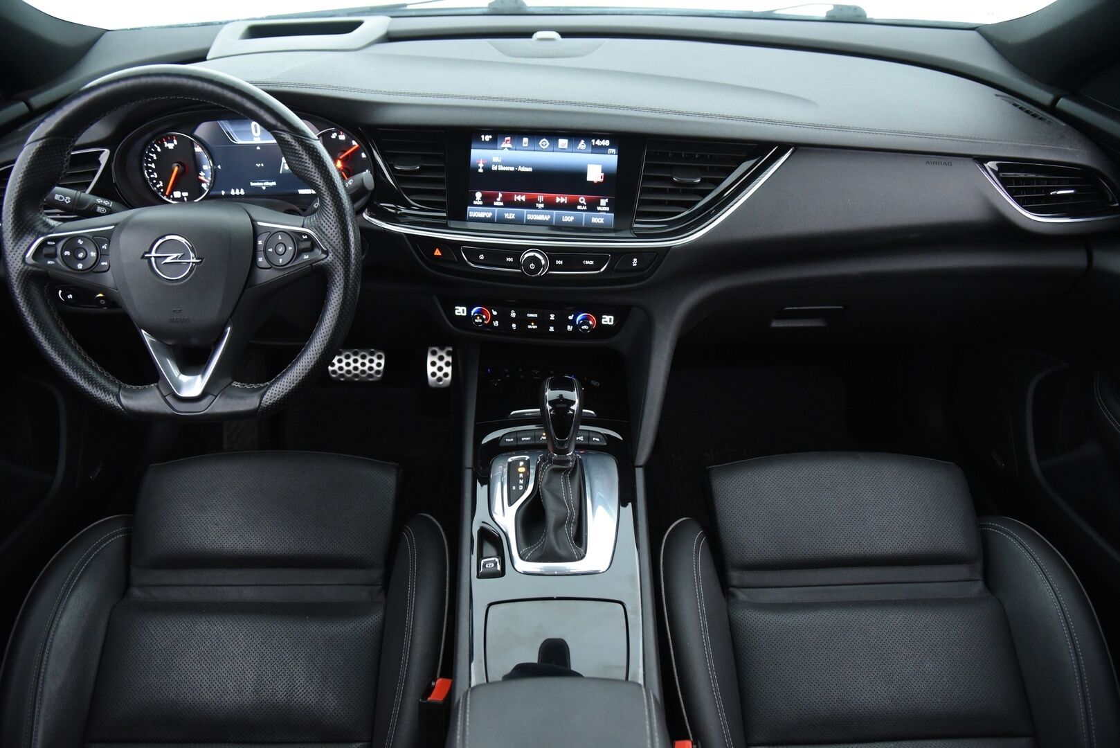Opel Insignia 2018 Grand Sport Innovation 2,0 Turbo Start/Stop 4x4 191kW AT8 / OPC-line / Adapt.vak / Matrix-LED / Bose -  Imastoidut etuistuimet / 360-kamera / Koukku / 