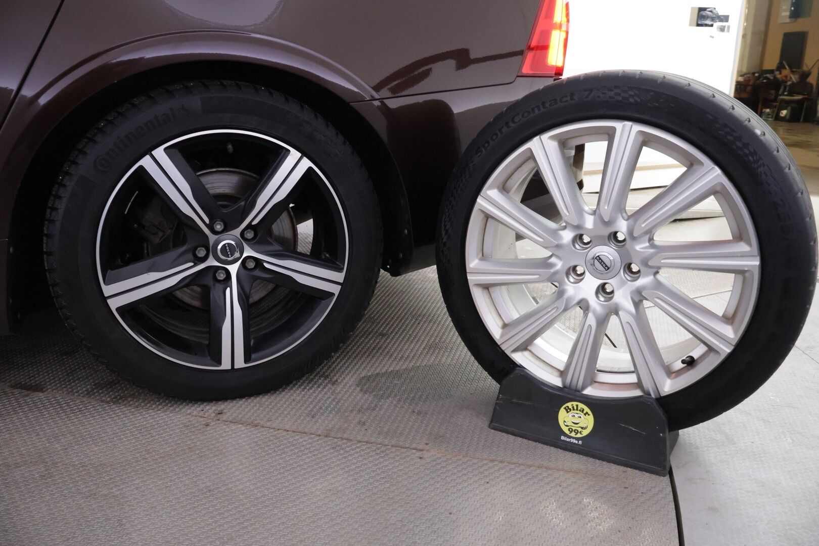 Volvo S90 2018 D4 AWD Business Inscription aut / Webasto / Pilot Assist / Lasikattoluukku / Sporttipenkki Muistilla / Koukku / Tutkat - *Merkkihuollettu / Huippuvarusteet / Nahkasisusta / 2x Volvon alumiinivanteet*