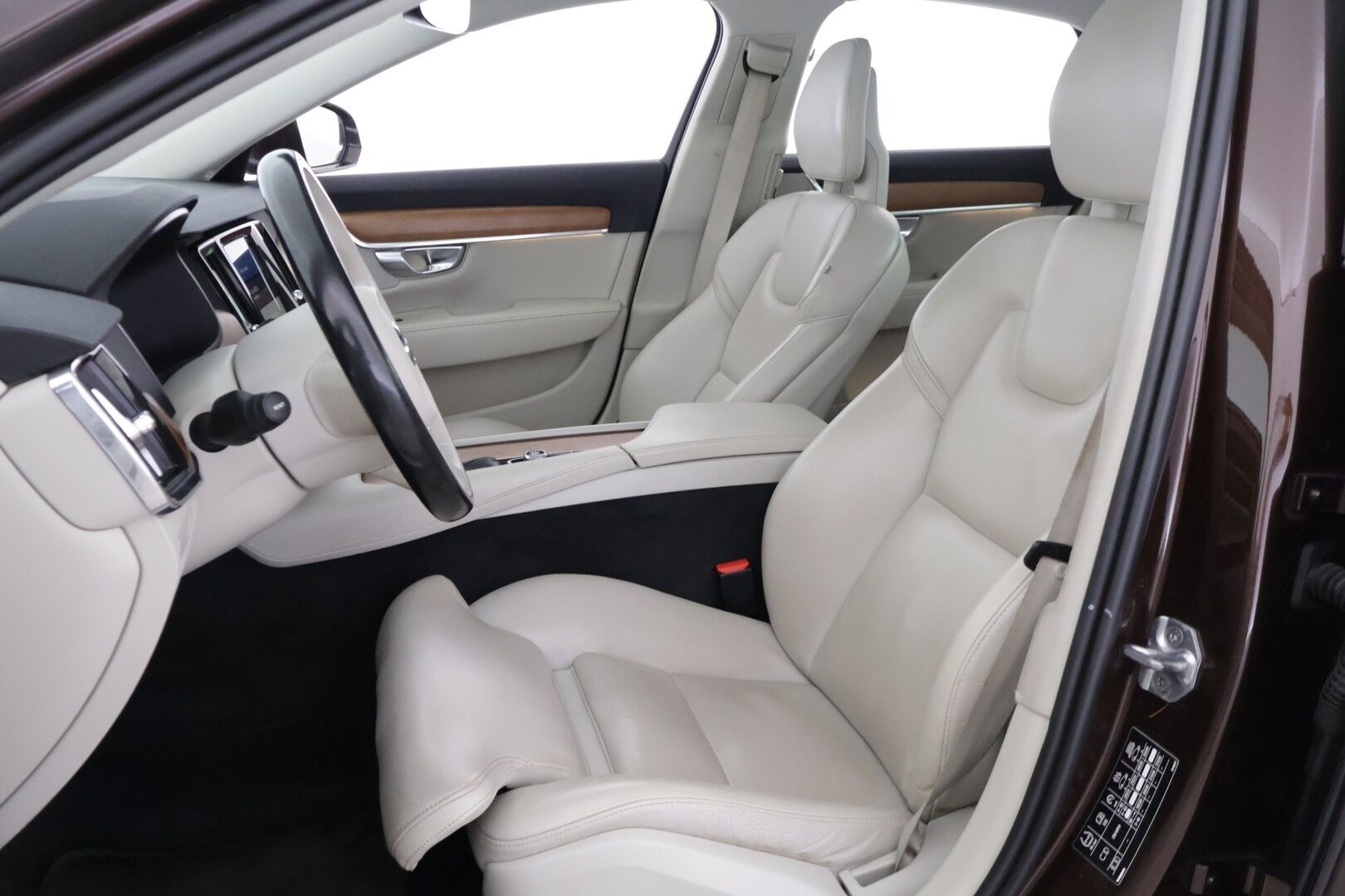 Volvo S90 2018 D4 AWD Business Inscription aut / Webasto / Pilot Assist / Lasikattoluukku / Sporttipenkki Muistilla / Koukku / Tutkat - *Merkkihuollettu / Huippuvarusteet / Nahkasisusta / 2x Volvon alumiinivanteet*