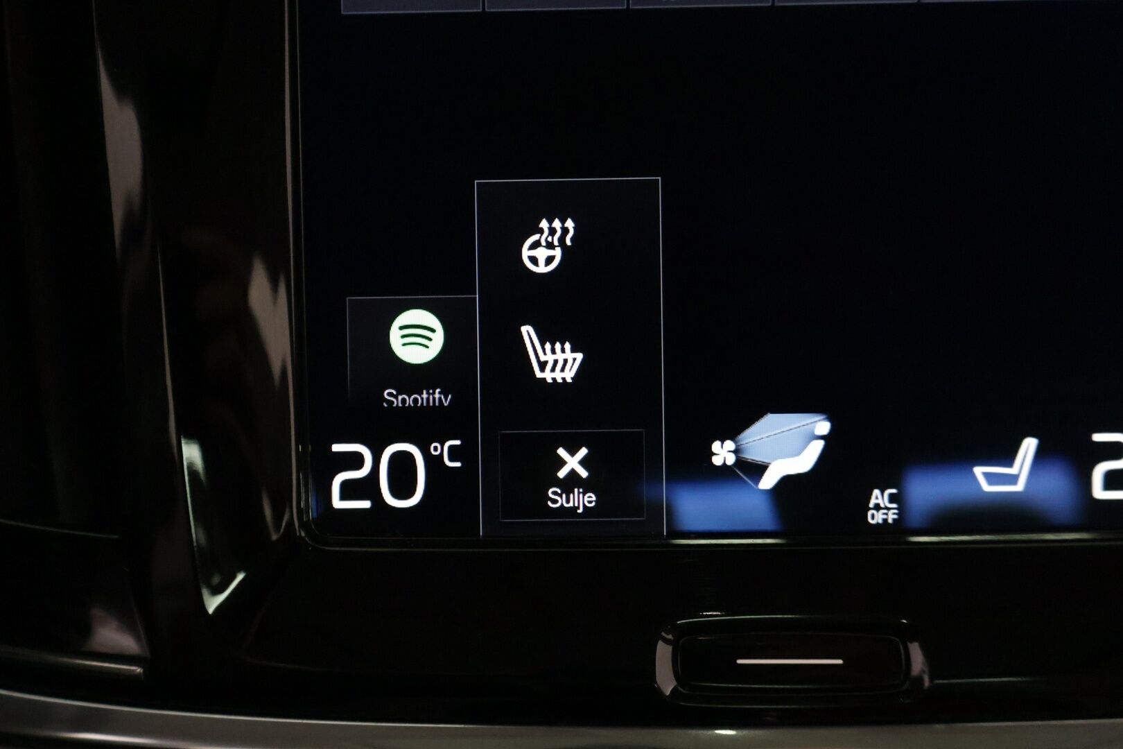 Volvo S90 2018 D4 AWD Business Inscription aut / Webasto / Pilot Assist / Lasikattoluukku / Sporttipenkki Muistilla / Koukku / Tutkat - *Merkkihuollettu / Huippuvarusteet / Nahkasisusta / 2x Volvon alumiinivanteet*