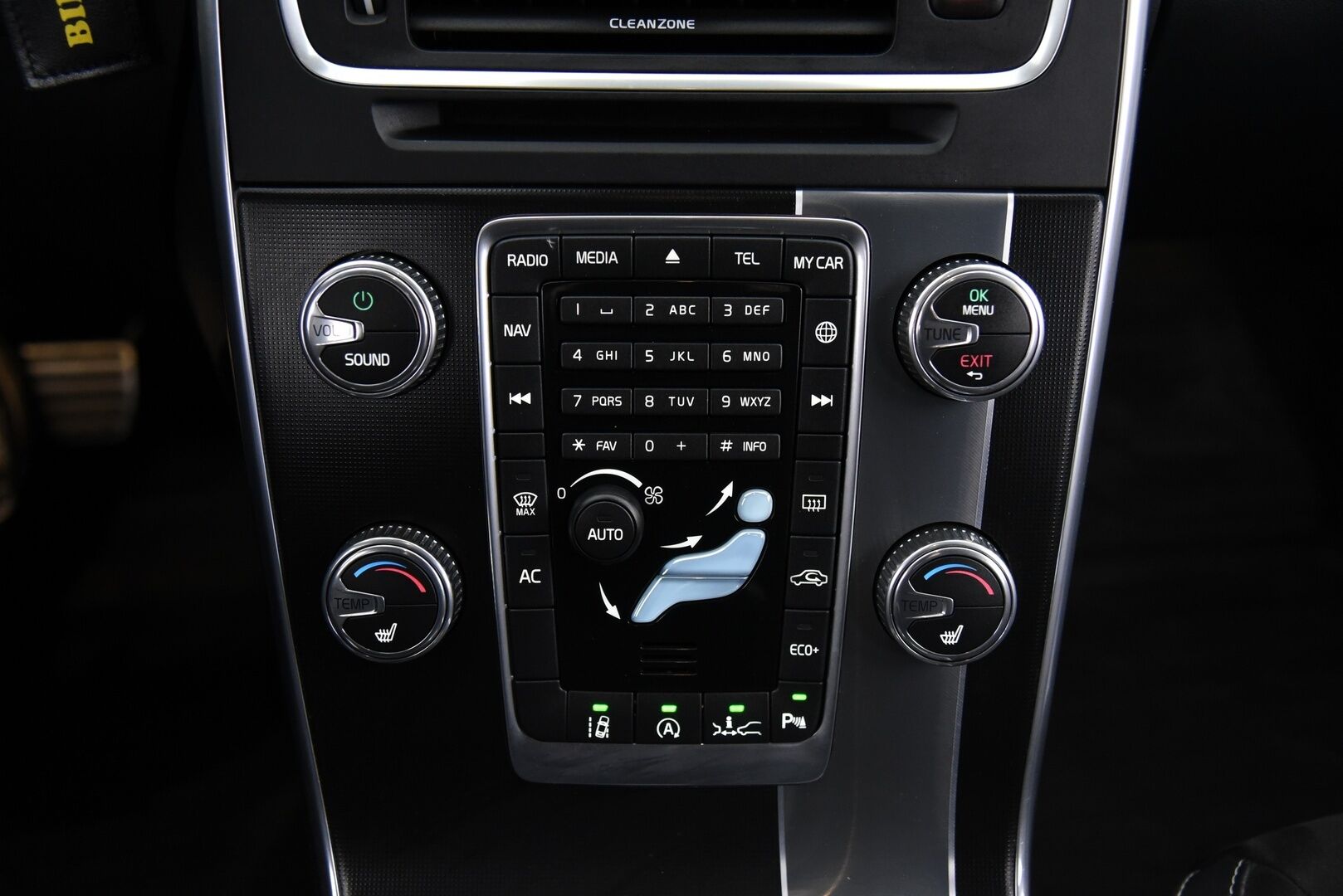 Volvo V60 2018 T4 Classic R-Design aut / Adapt.vak / BLIS / Webasto / Sensus navi / Keyless - Digimittaristo / High perf. audio / VOC / Huippuhieno! / Tulossa myyntiin! 