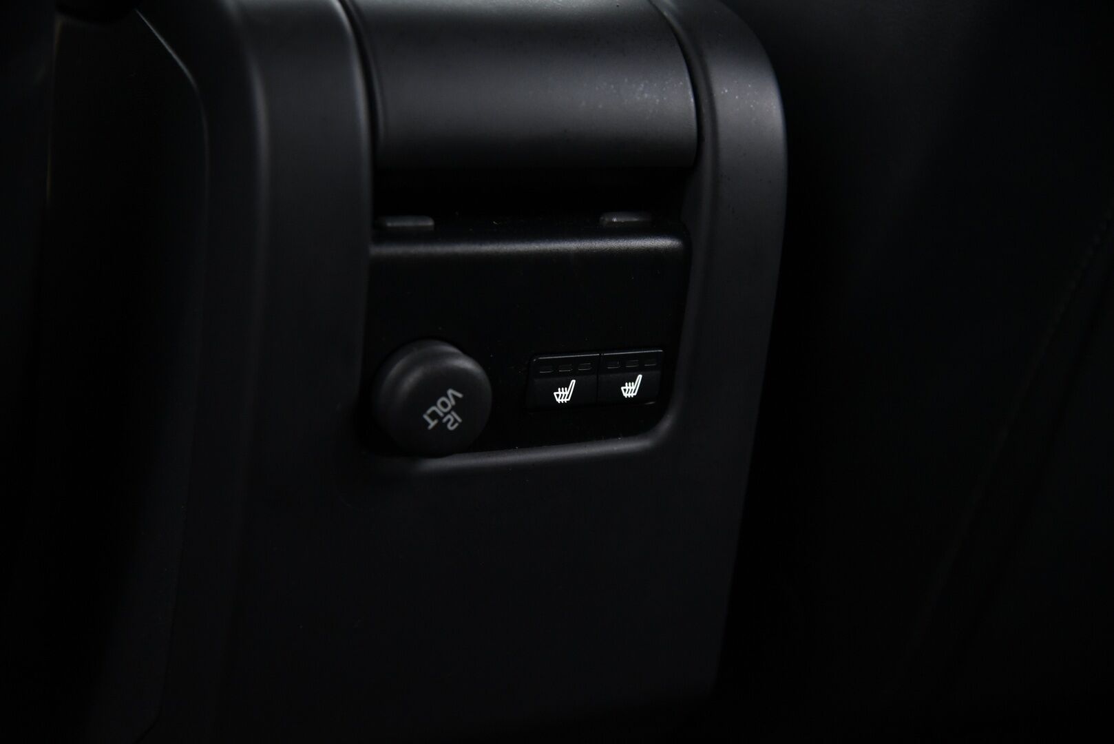 Volvo V60 2018 T4 Classic R-Design aut / Adapt.vak / BLIS / Webasto / Sensus navi / Keyless - Digimittaristo / High perf. audio / VOC / Huippuhieno! / Tulossa myyntiin! 