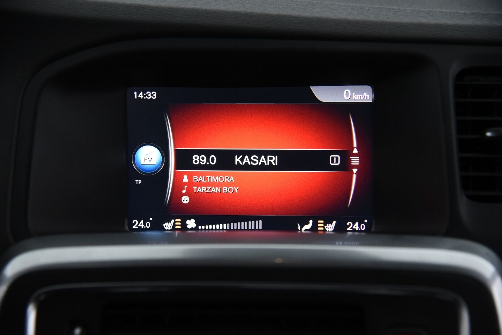 Volvo V60 2018 T4 Classic R-Design aut / Adapt.vak / BLIS / Webasto / Sensus navi / Keyless - Digimittaristo / High perf. audio / VOC / Huippuhieno! / Tulossa myyntiin! 