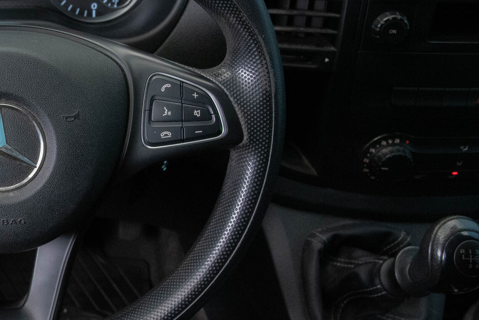 Mercedes-Benz Vito 2018 109 CDI Keskipitkä A2 - | ALV | Tehtaan Webasto | Vaneroitu tavaratila | Bluetooth | Suomi-Auto | Penkinlämmitys | Ilmastointi | - KORKO VAIN 3,99 %