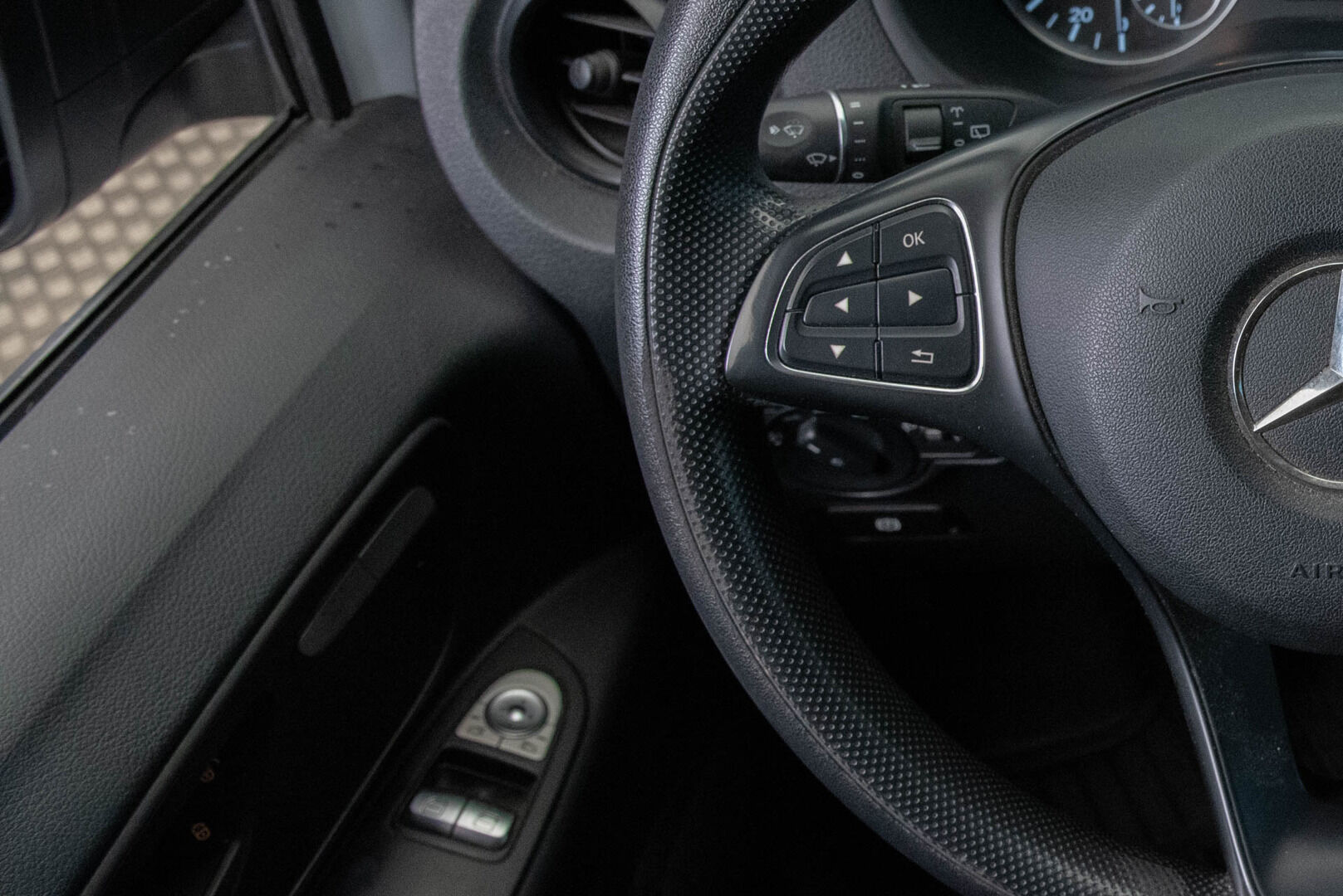 Mercedes-Benz Vito 2018 109 CDI Keskipitkä A2 - | ALV | Tehtaan Webasto | Vaneroitu tavaratila | Bluetooth | Suomi-Auto | Penkinlämmitys | Ilmastointi | - KORKO VAIN 3,99 %