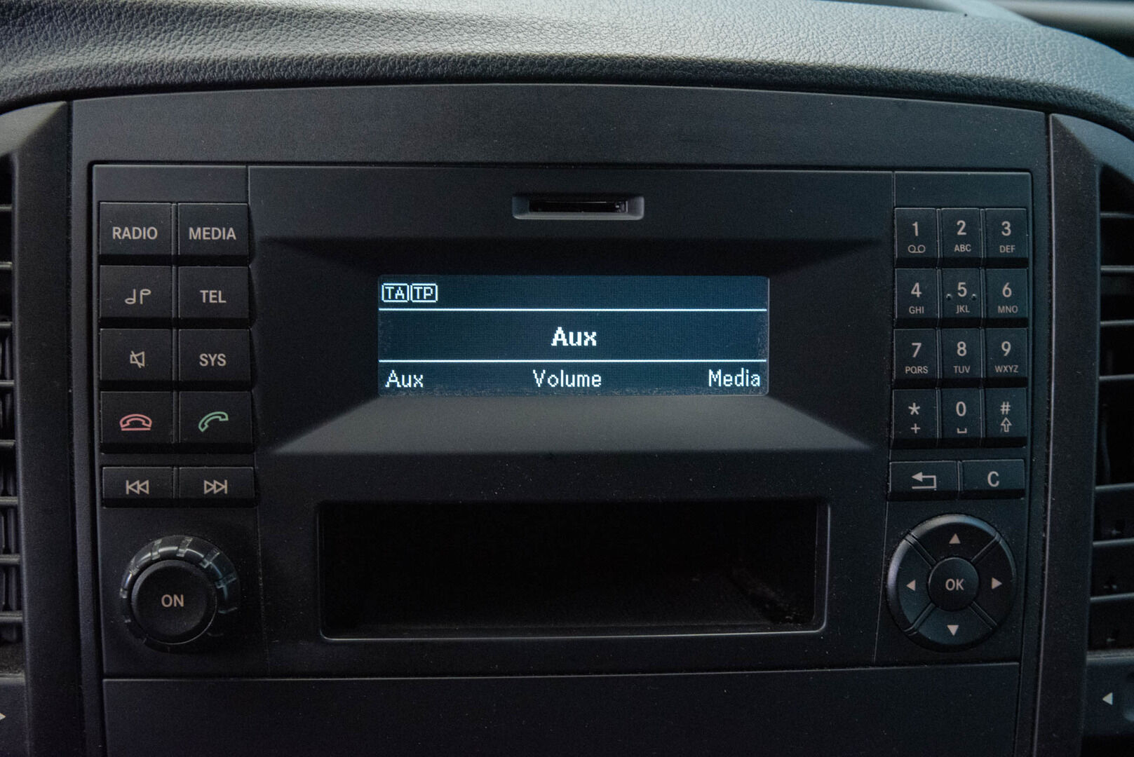 Mercedes-Benz Vito 2018 109 CDI Keskipitkä A2 - | ALV | Tehtaan Webasto | Vaneroitu tavaratila | Bluetooth | Suomi-Auto | Penkinlämmitys | Ilmastointi | - KORKO VAIN 3,99 %