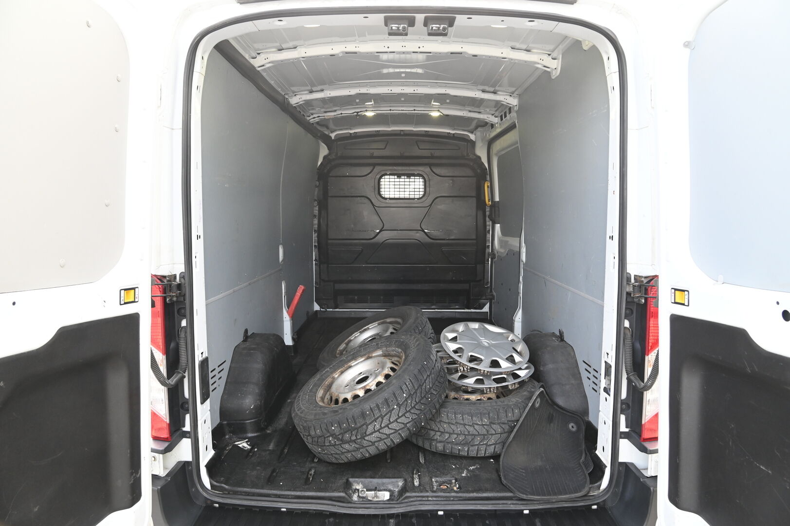 Ford Transit 2017 Van 350 2,0 TDCi 170 hv A6 Etuveto Trend L3H2 - | ALV-Vähennyskelpoinen | Webasto | P*kamera | Vakkari | Juuri huollettu |