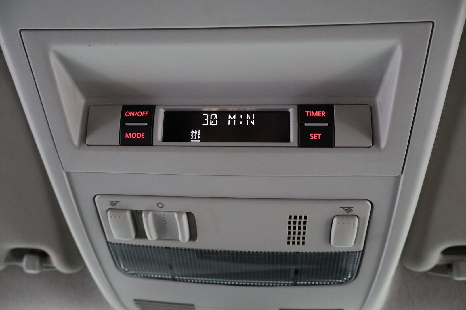 Volkswagen Transporter 2018 umpipakettiauto Pitkä 2,0 TDI 150kW 4Motion DSG (4M18) * ALV / Webasto / Peruutuskamera / Vetokoukku / LED * - 3,99 % KORKOTARJOUS TÄHÄN AUTOON - Ohjaamosta säädettävä ilma-alusta, toista ei tule vastaan!