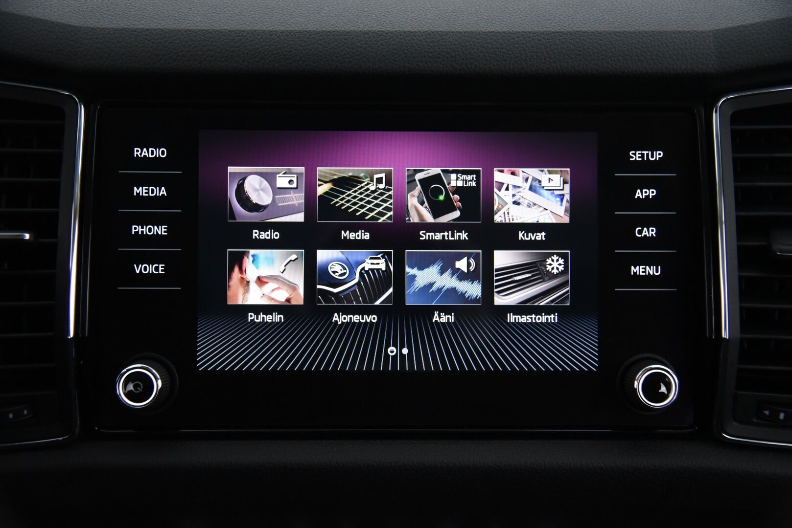 Skoda Kodiaq 2018 2,0 TDI 150 4x4 Ambition DSG Autom. / Adapt. vak. / Webasto / Vetokoukku / P-Kamera / LED / Keyless - Suomi-Auto / Lämmitettävä tuulilasi / Kaukovaloautomatiikka