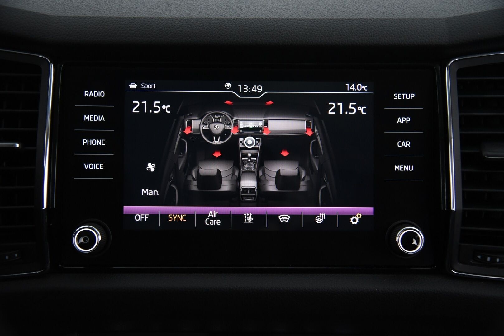 Skoda Kodiaq 2018 2,0 TDI 150 4x4 Ambition DSG Autom. / Adapt. vak. / Webasto / Vetokoukku / P-Kamera / LED / Keyless - Suomi-Auto / Lämmitettävä tuulilasi / Kaukovaloautomatiikka