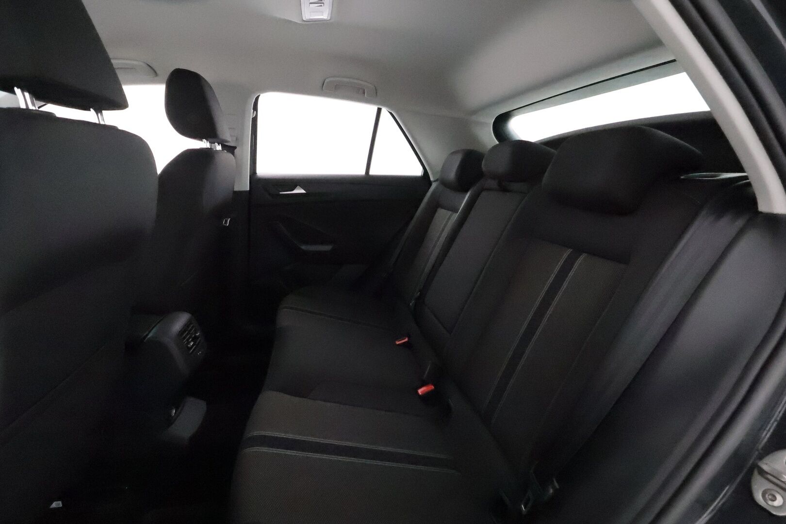 Volkswagen T-Roc 2018 Style 1,0 TSI 85 kW **Webasto / Koukku / Adapt.Vakkari / LED-valot / P.Kamera / Kaistavahti / Apple&Android** - Suomi-auto / Kahdet Renkaat
