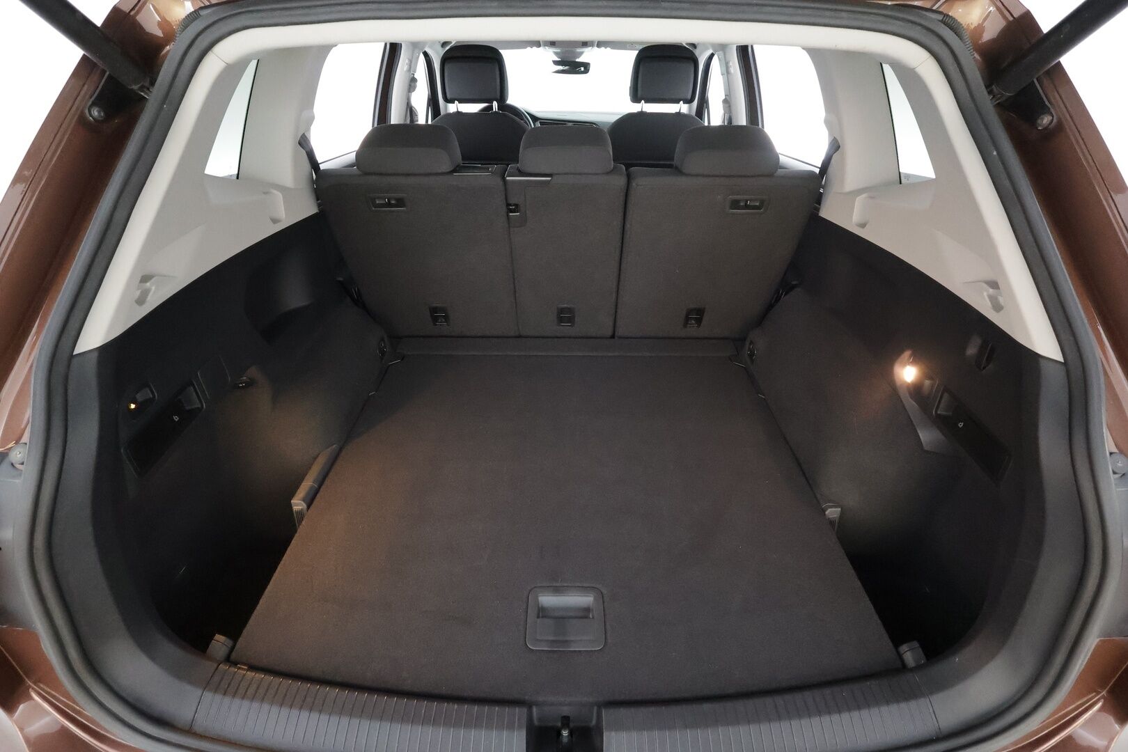 Volkswagen Tiguan Allspace 2019 Comfortline 2,0 TDI SCR 110 kW 4MOTION DSG  * ACC / P.kamera / Adapt.LED / Navi / Webasto / Koukku * - 1.Om Suomi-auto / Kahdet renkaat aluvanteilla