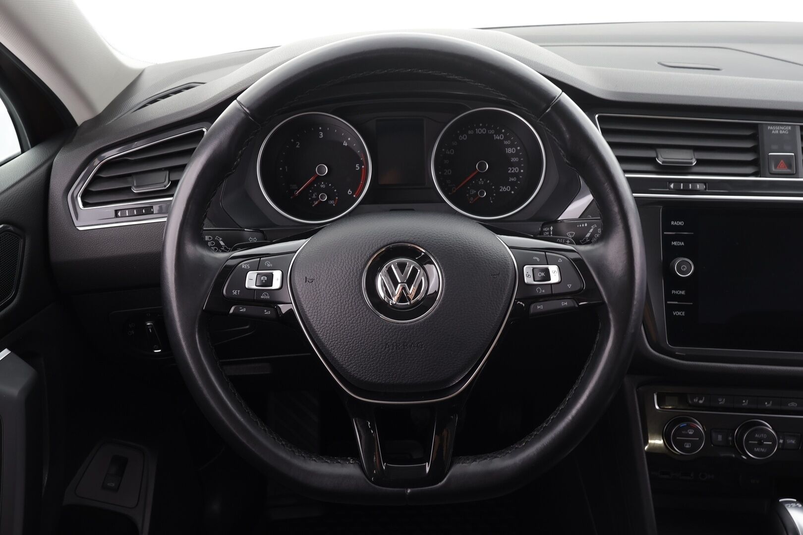 Volkswagen Tiguan Allspace 2019 Comfortline 2,0 TDI SCR 110 kW 4MOTION DSG  * ACC / P.kamera / Adapt.LED / Navi / Webasto / Koukku * - 1.Om Suomi-auto / Kahdet renkaat aluvanteilla