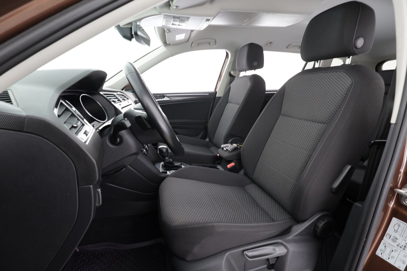 Volkswagen Tiguan Allspace 2019 Comfortline 2,0 TDI SCR 110 kW 4MOTION DSG  * ACC / P.kamera / Adapt.LED / Navi / Webasto / Koukku * - 1.Om Suomi-auto / Kahdet renkaat aluvanteilla