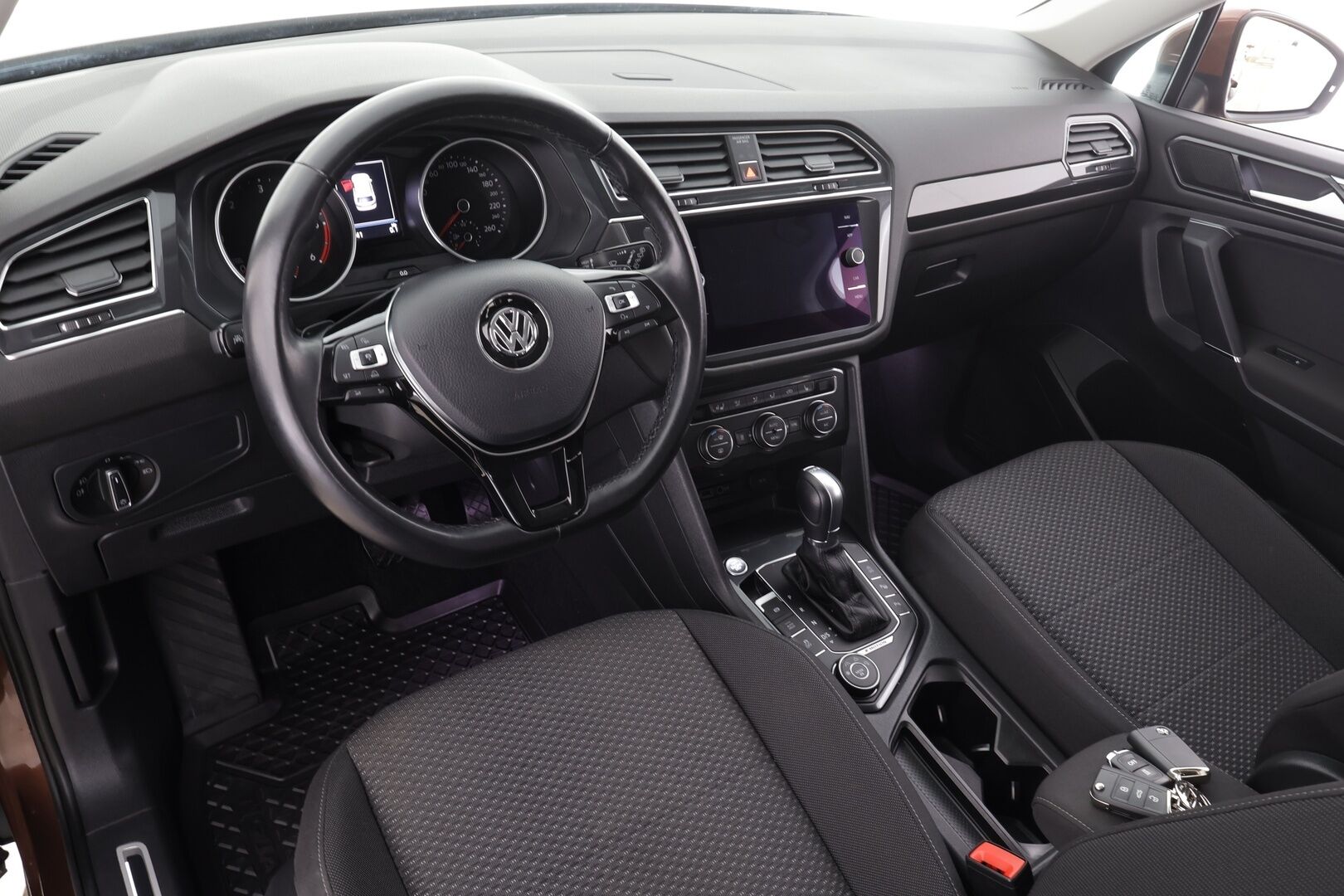 Volkswagen Tiguan Allspace 2019 Comfortline 2,0 TDI SCR 110 kW 4MOTION DSG  * ACC / P.kamera / Adapt.LED / Navi / Webasto / Koukku * - 1.Om Suomi-auto / Kahdet renkaat aluvanteilla